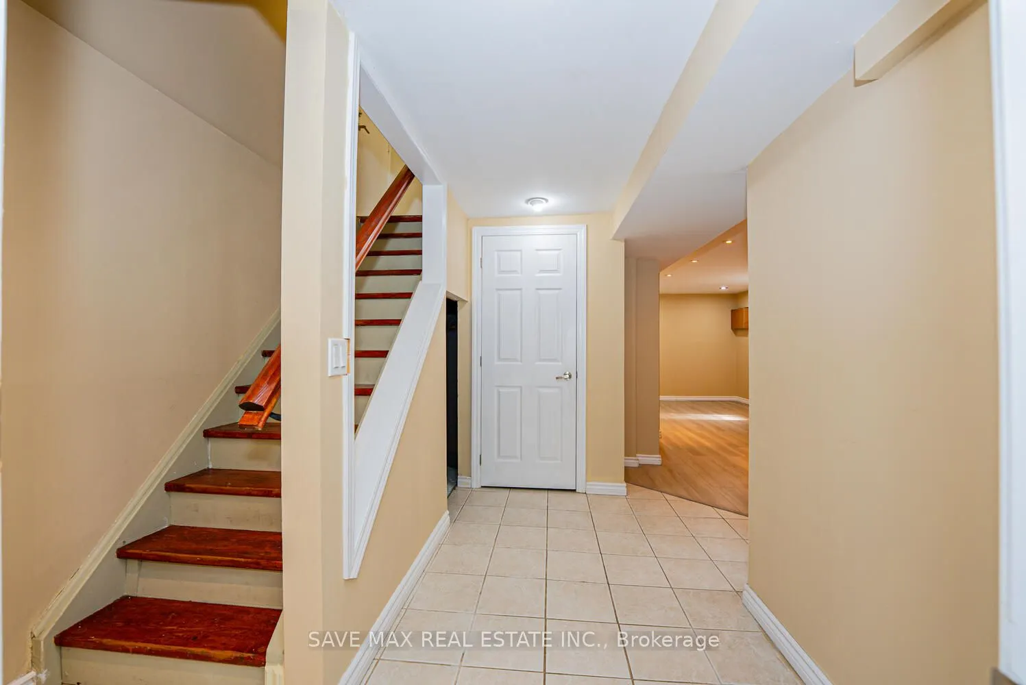 6983 Hickling Crescent