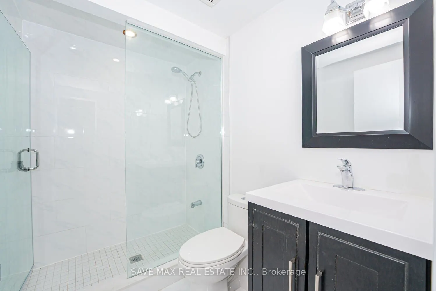 6983 Hickling Crescent