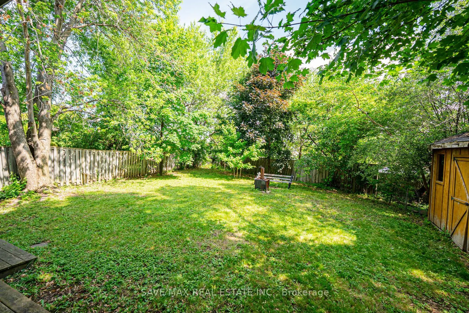 6983 Hickling Crescent