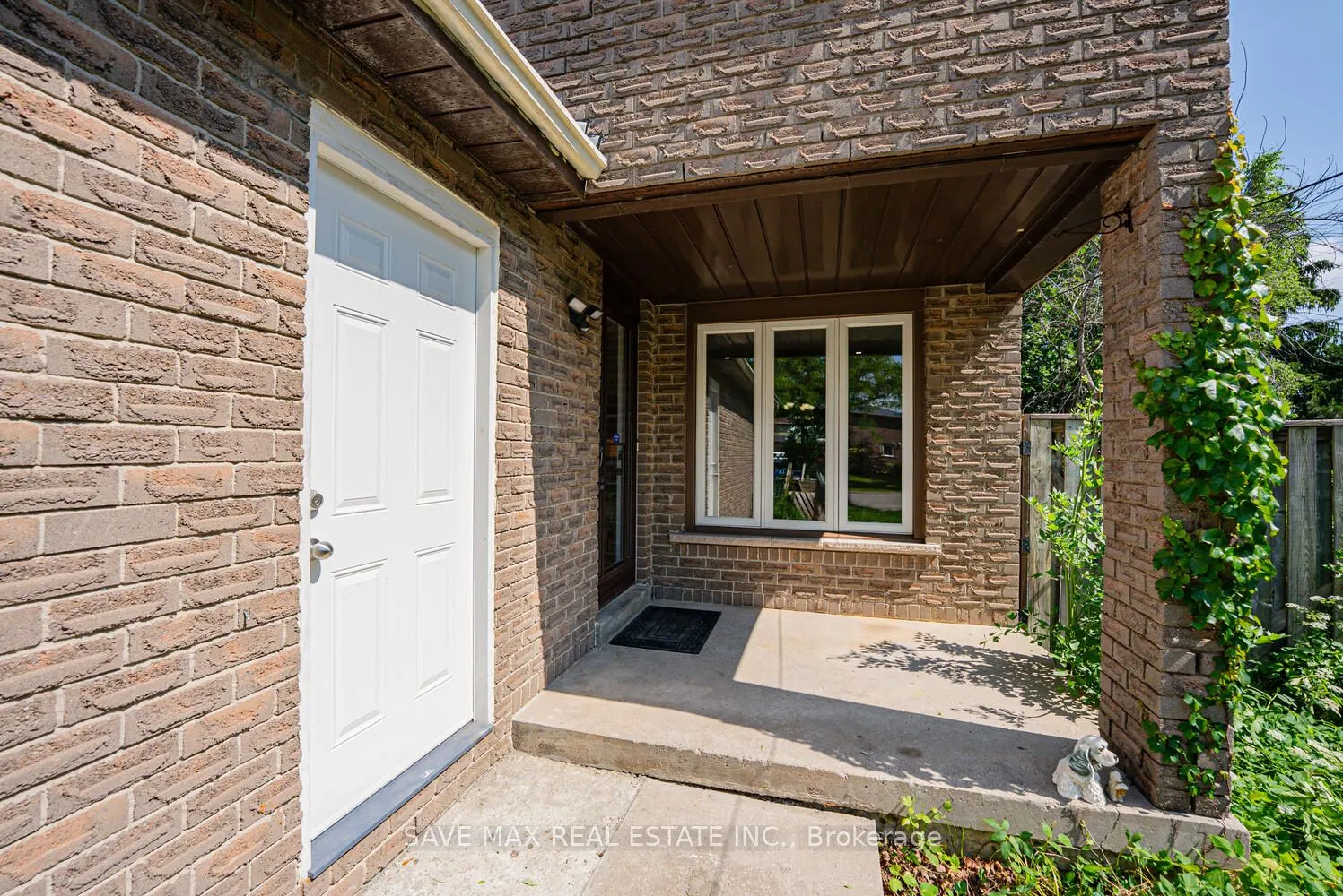 6983 Hickling Crescent