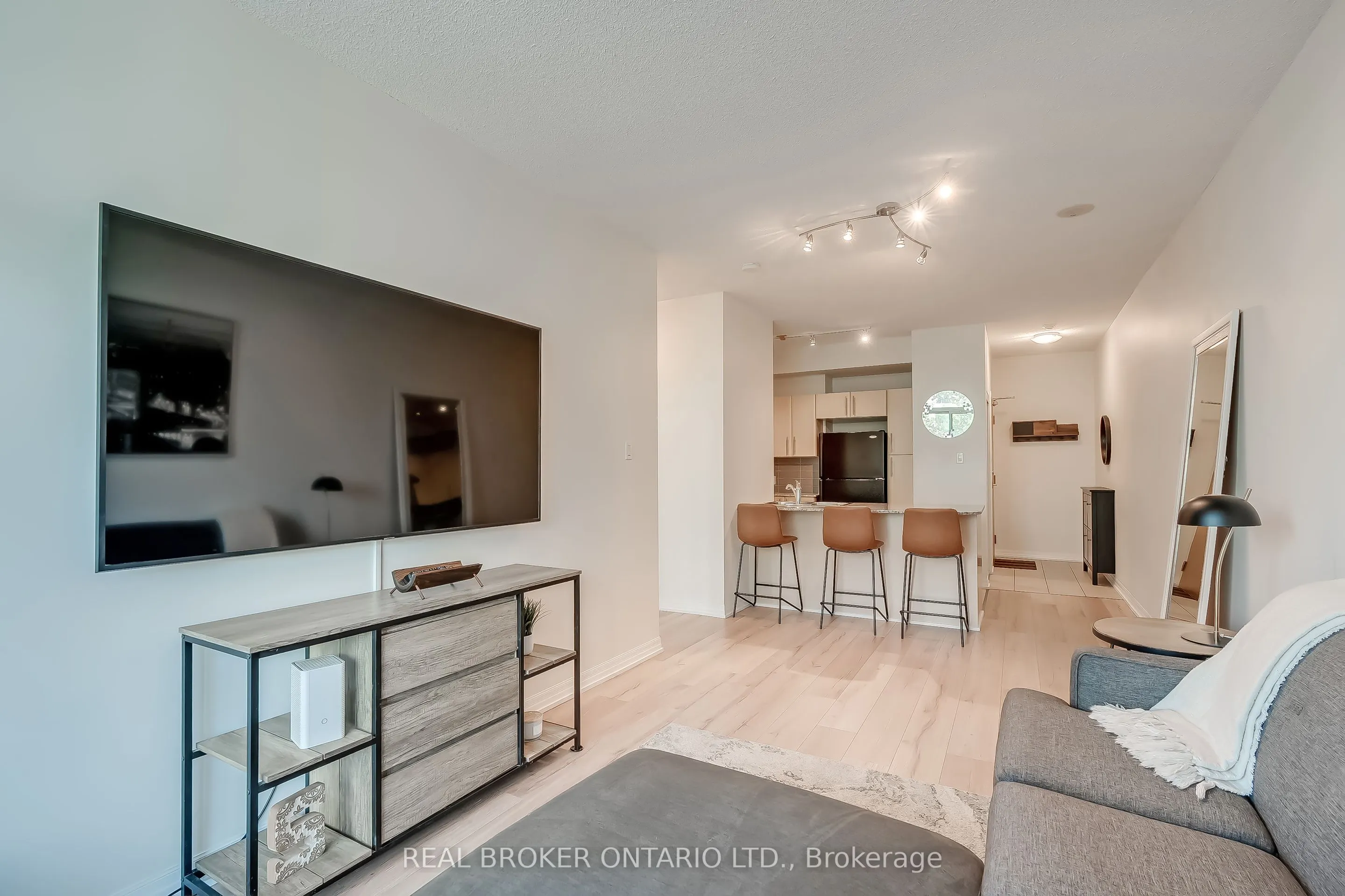3515 Kariya Drive, #201