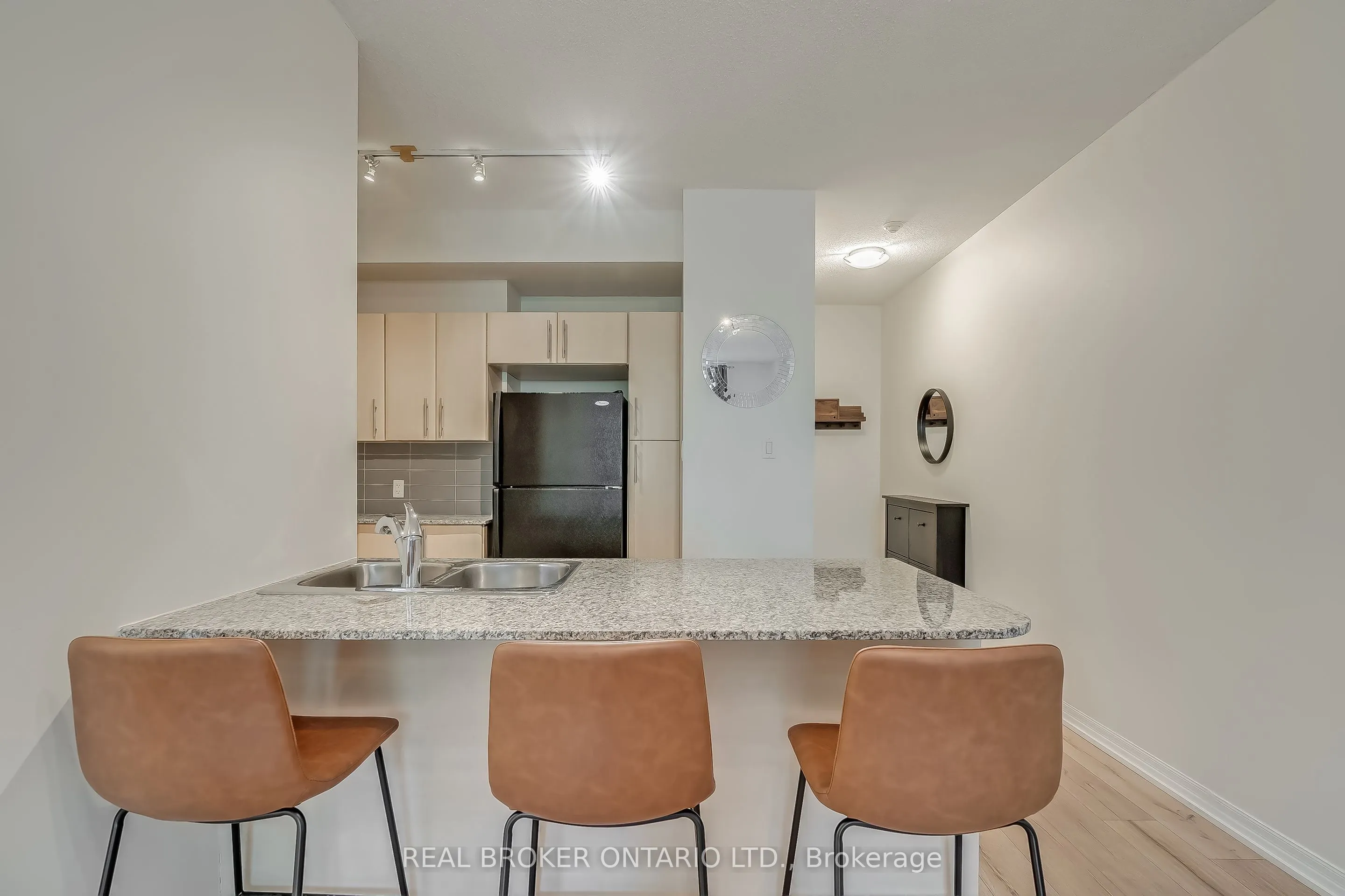 3515 Kariya Drive, #201