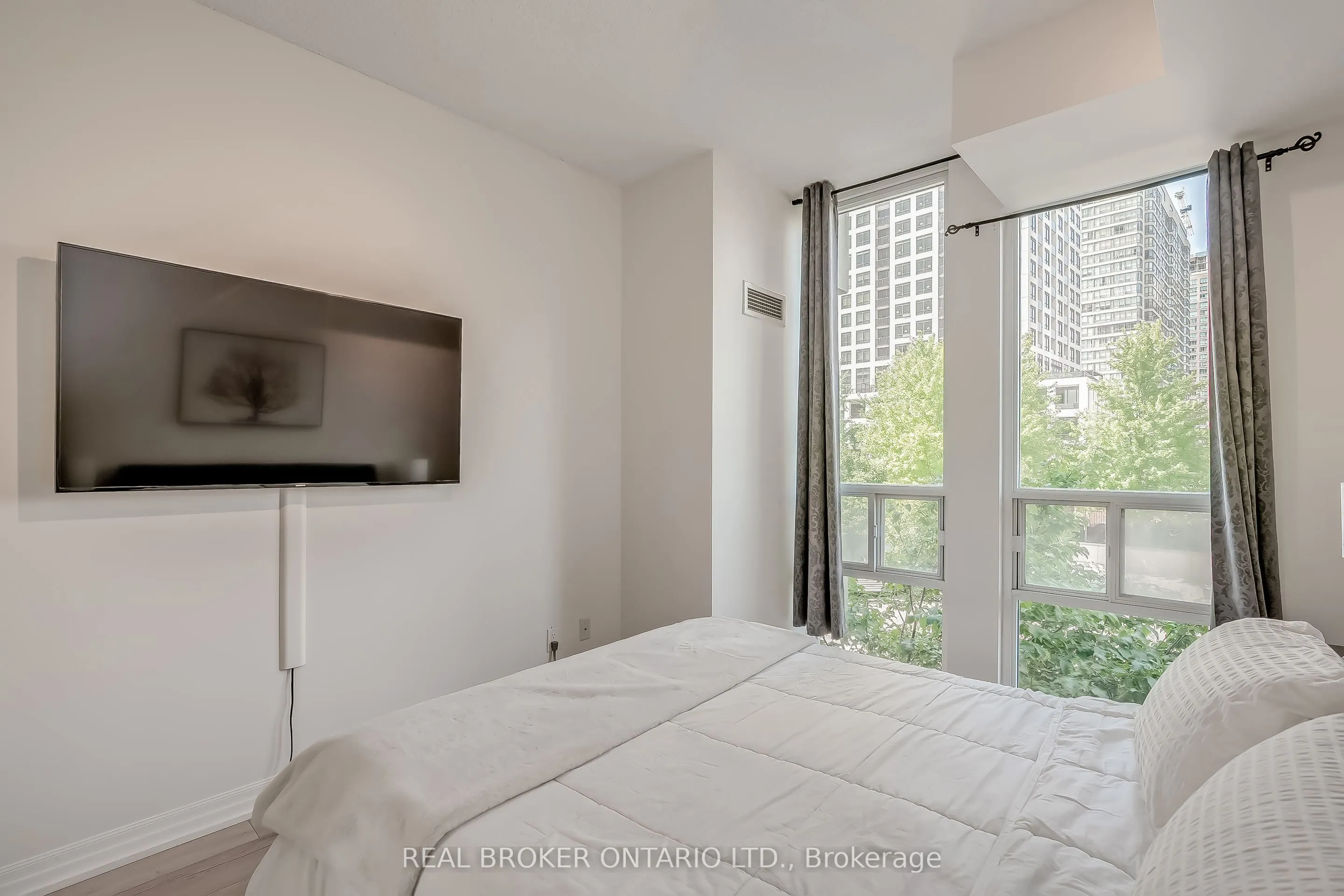 3515 Kariya Drive, #201