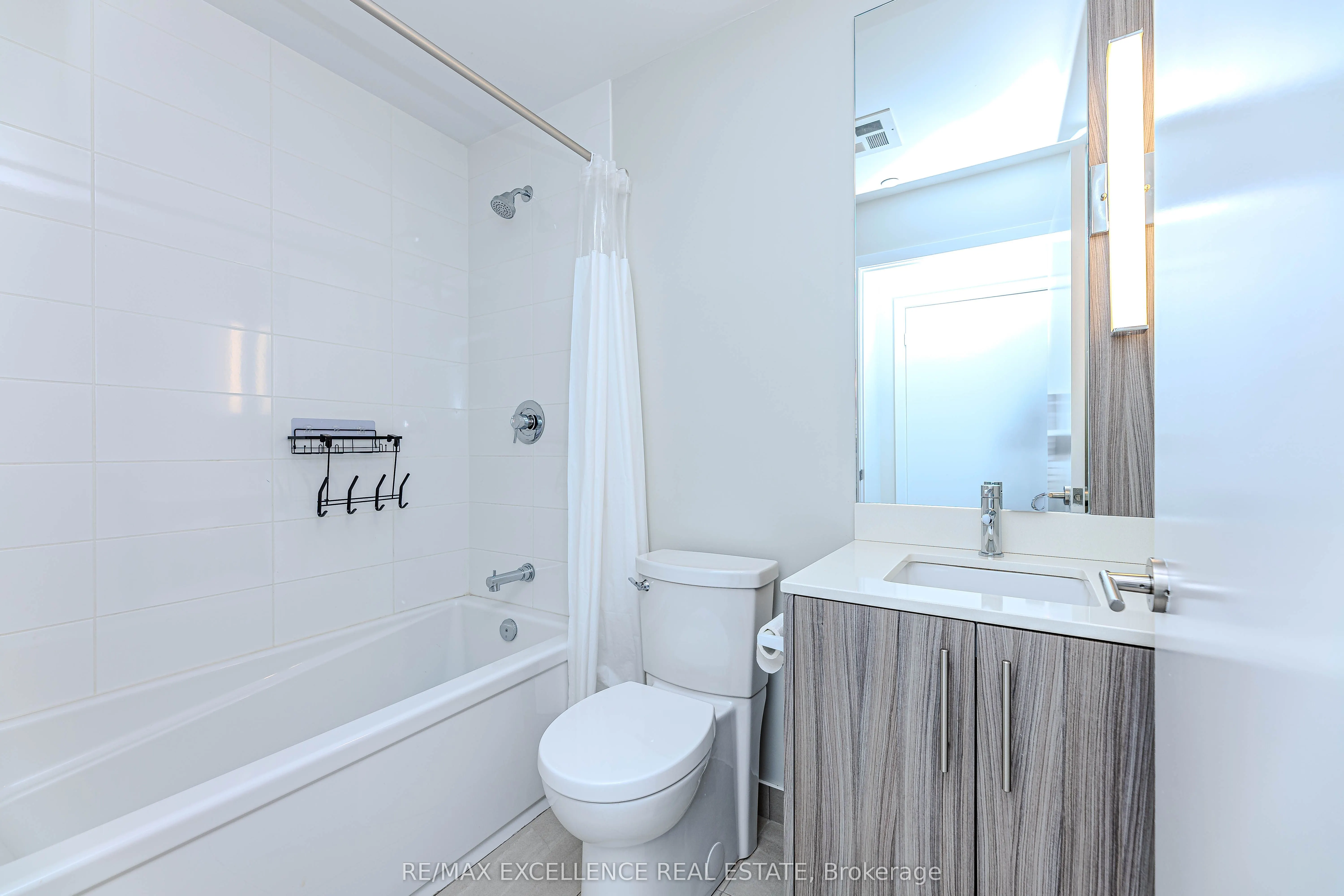 215 Veterans Drive, #1008S