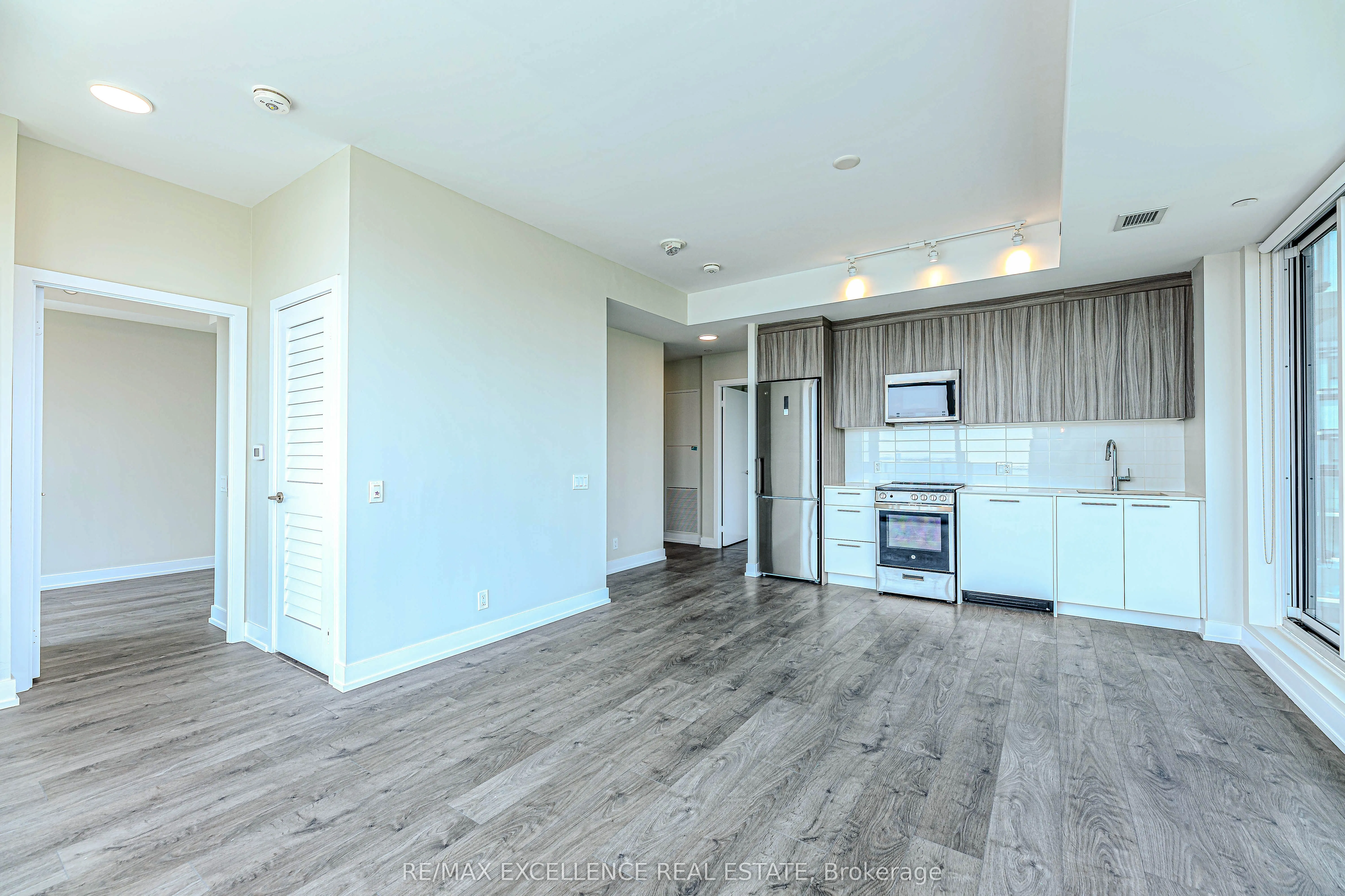 215 Veterans Drive, #1008S