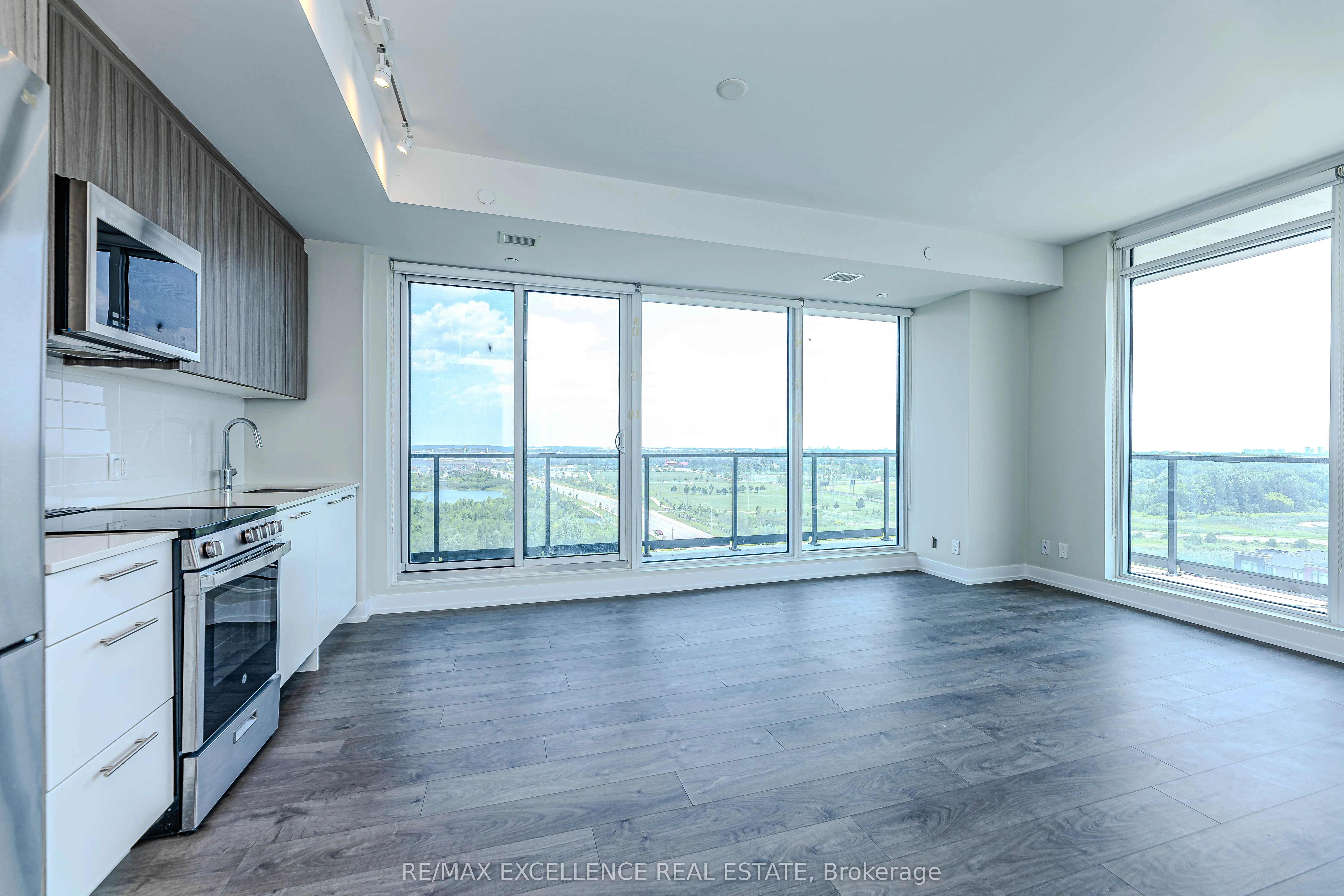 215 Veterans Drive, #1008S