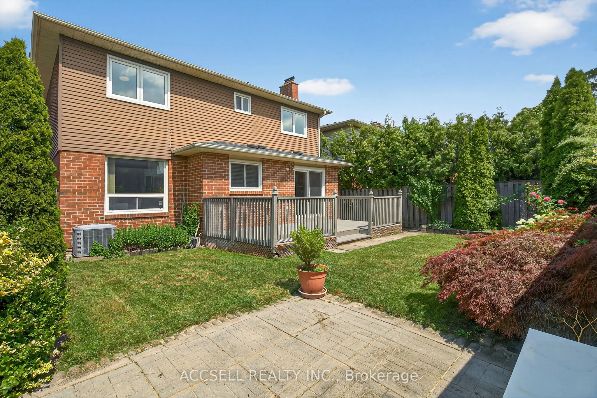 972 Queensbridge Drive
