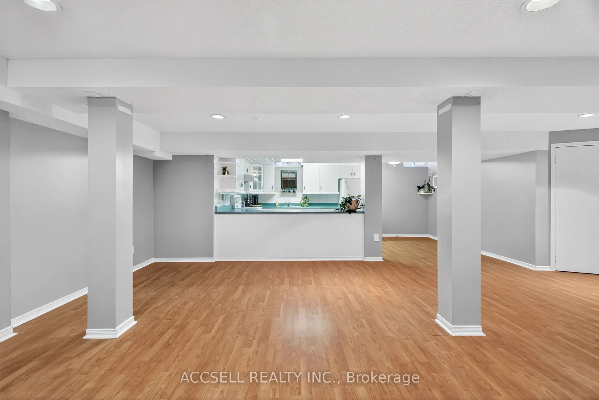 972 Queensbridge Drive