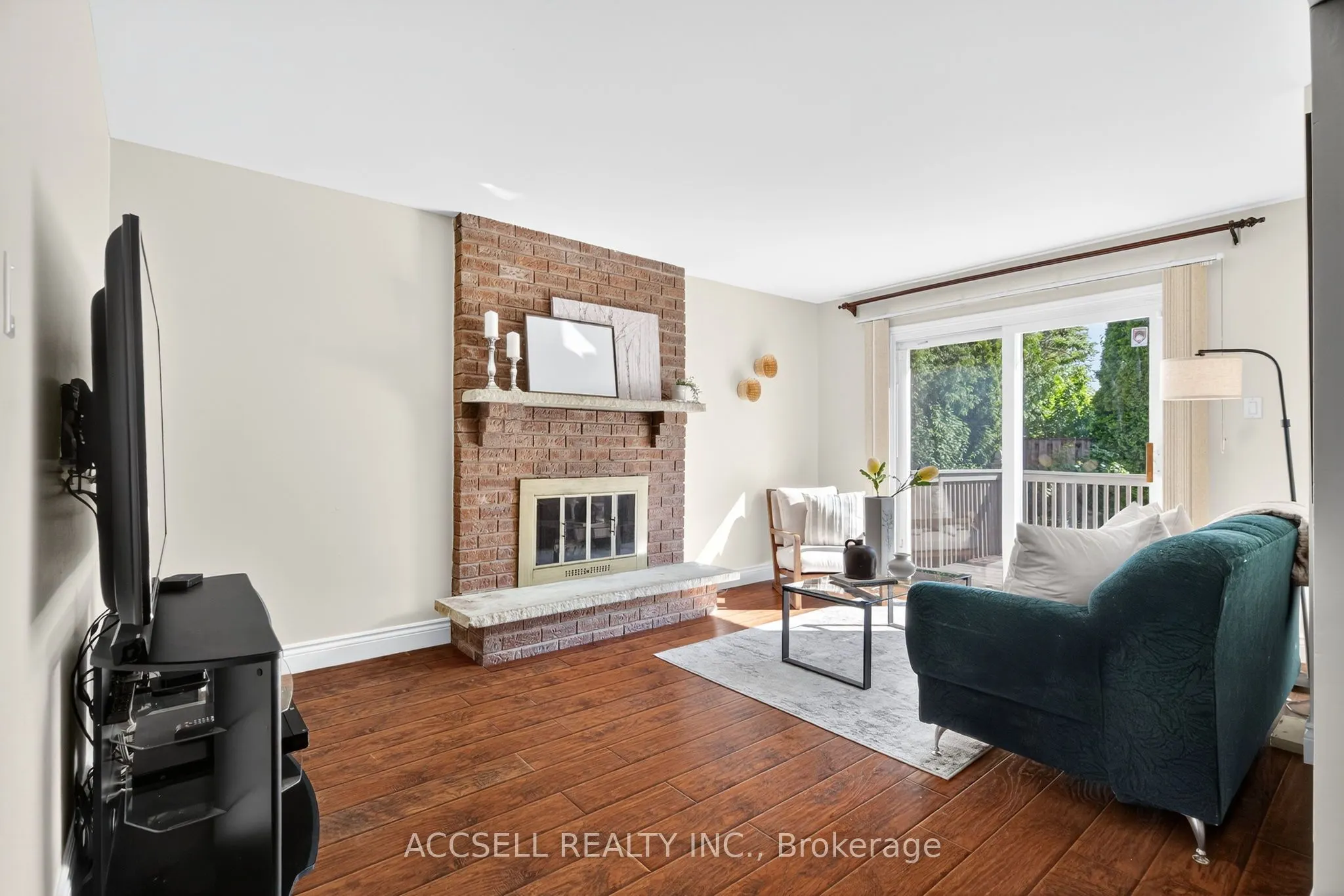 972 Queensbridge Drive