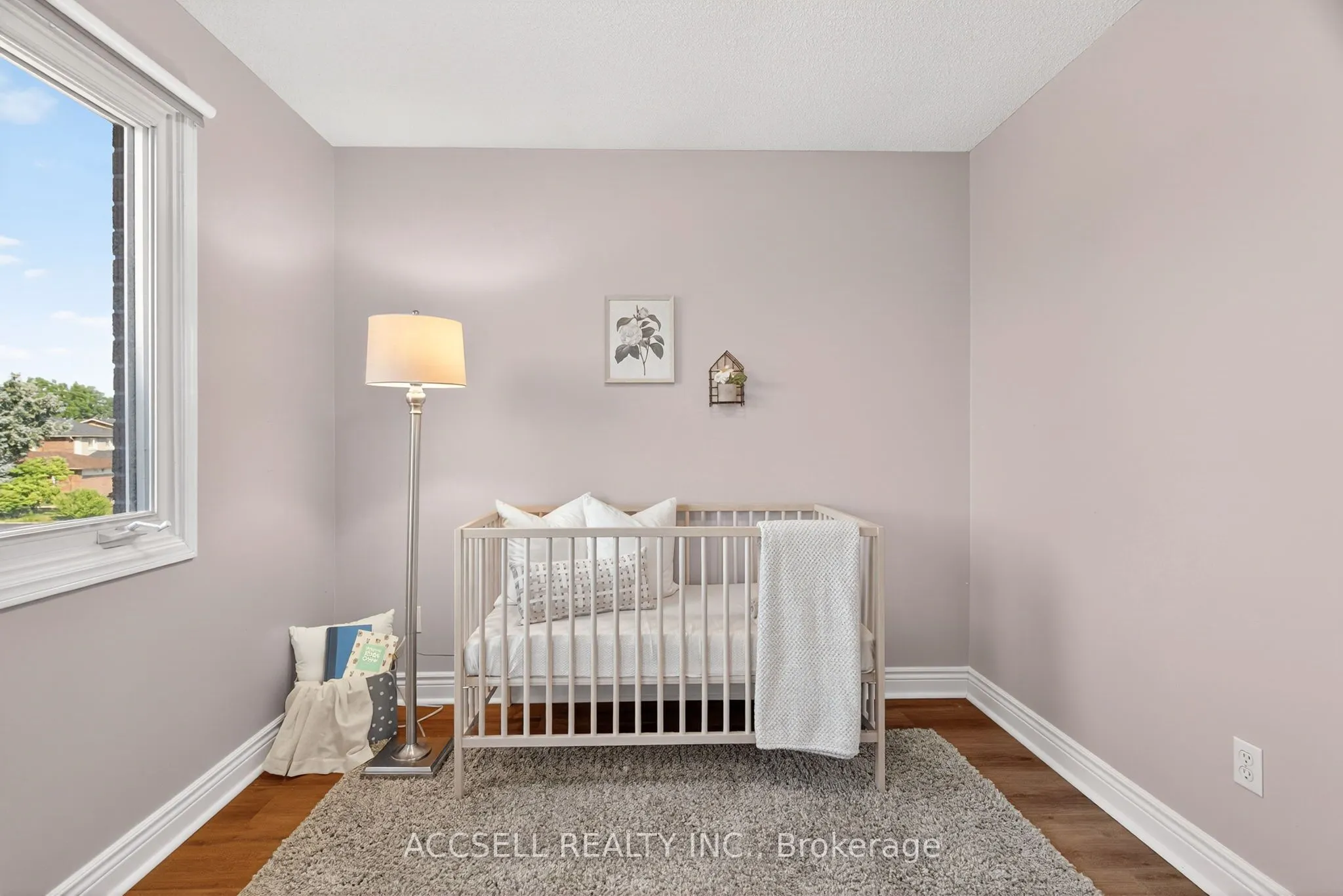 972 Queensbridge Drive