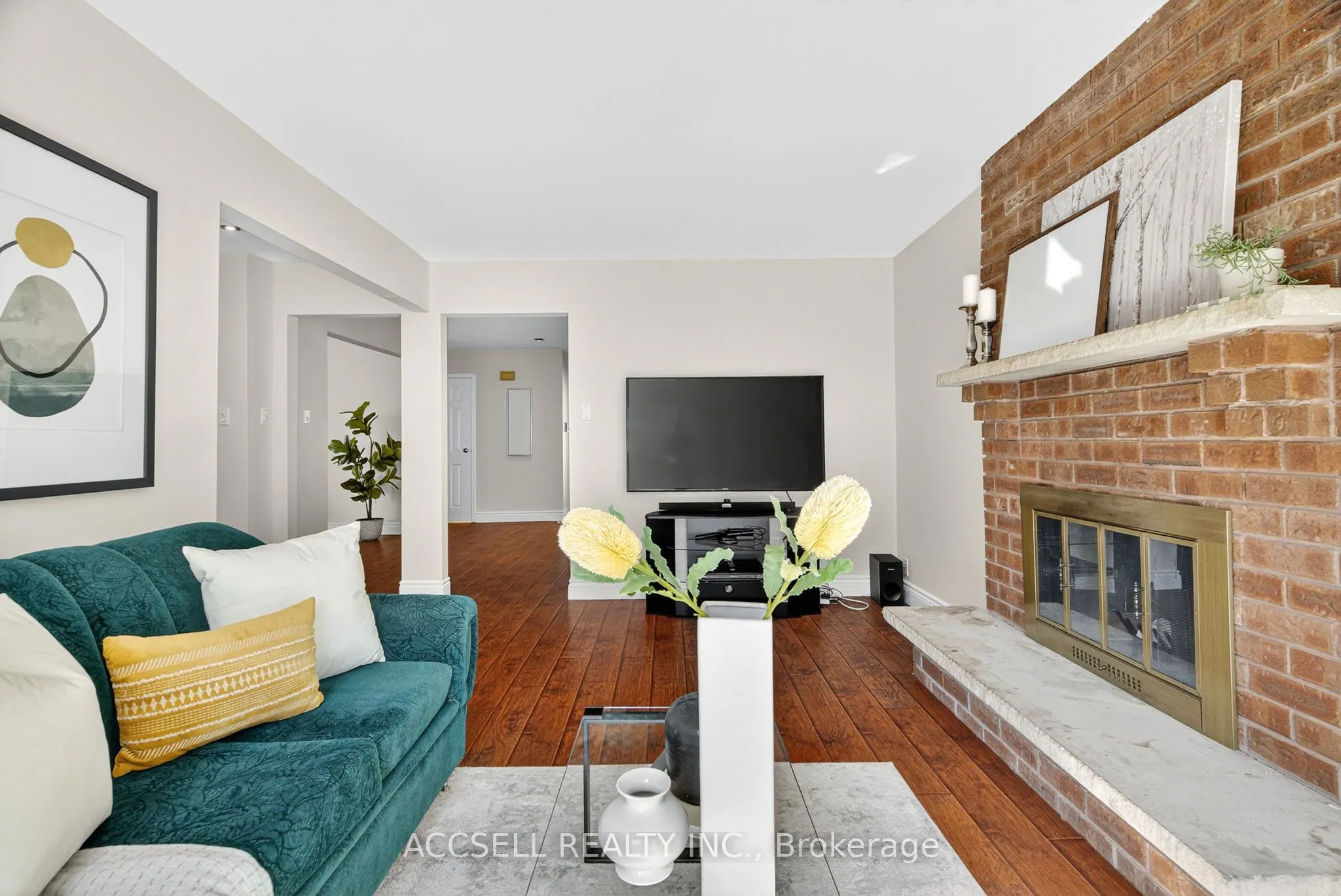 972 Queensbridge Drive