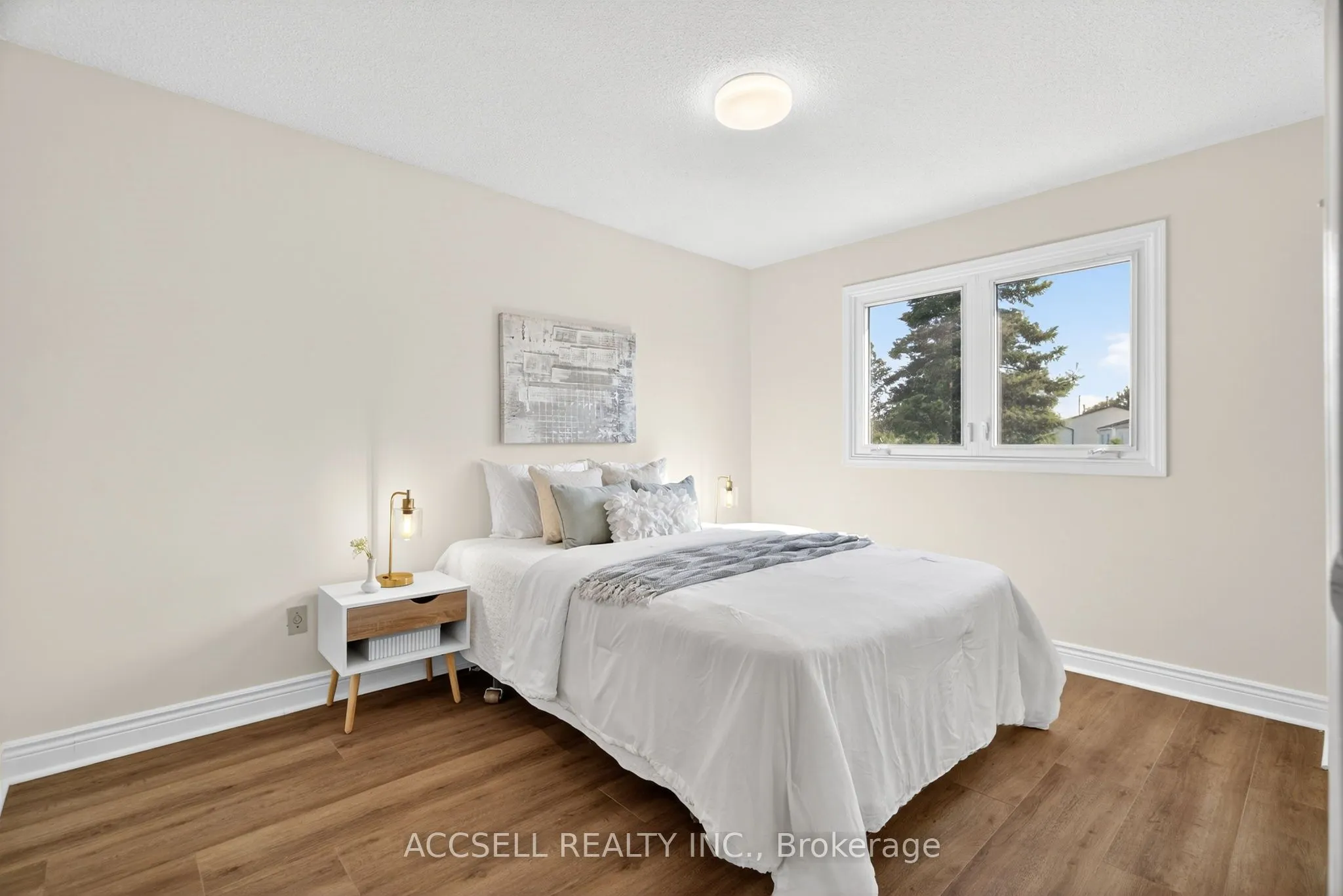 972 Queensbridge Drive