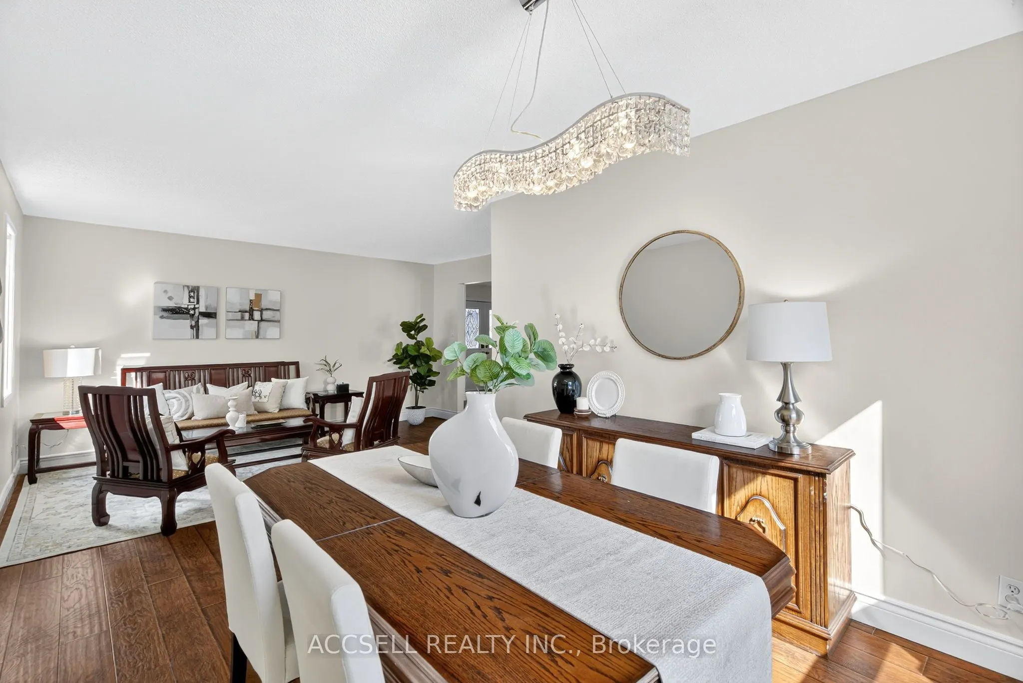 972 Queensbridge Drive