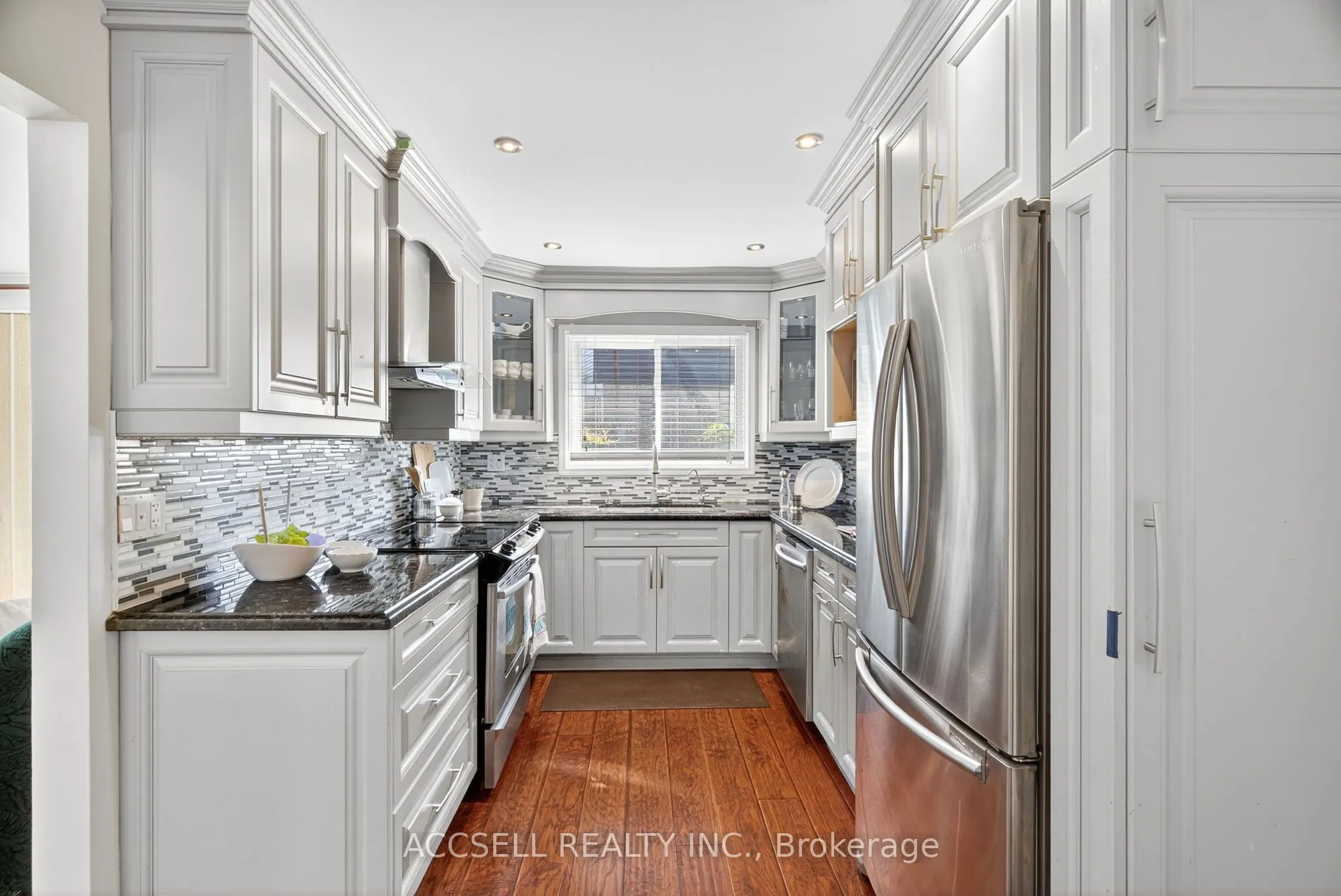 972 Queensbridge Drive