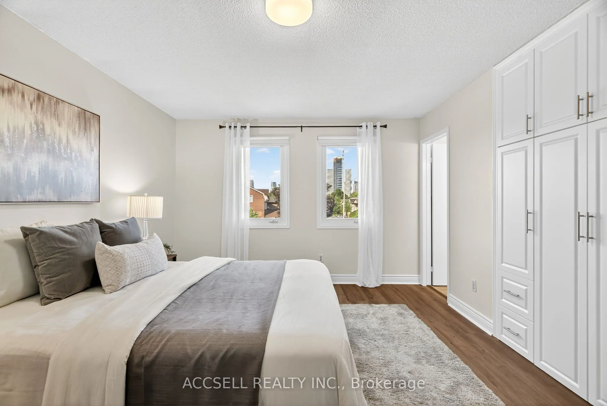 972 Queensbridge Drive