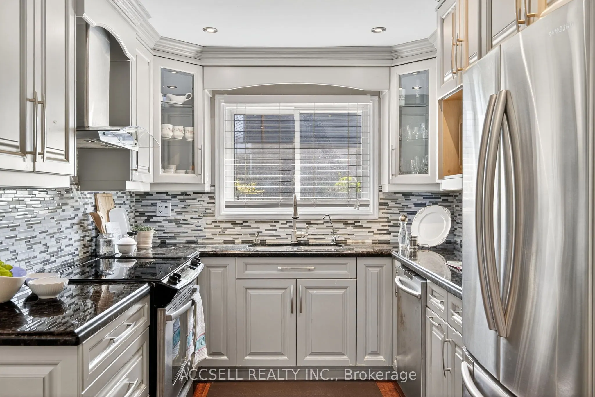 972 Queensbridge Drive