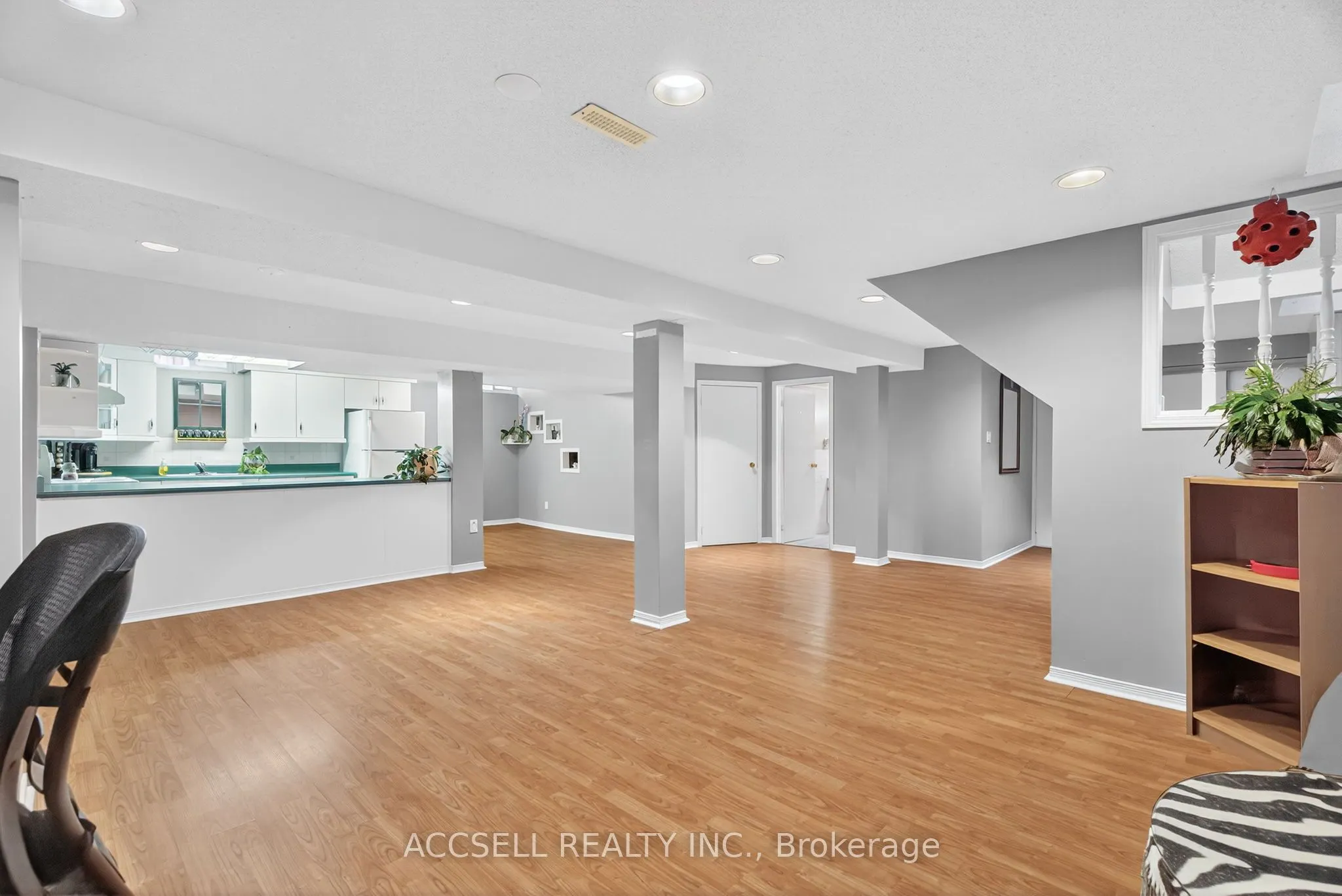 972 Queensbridge Drive