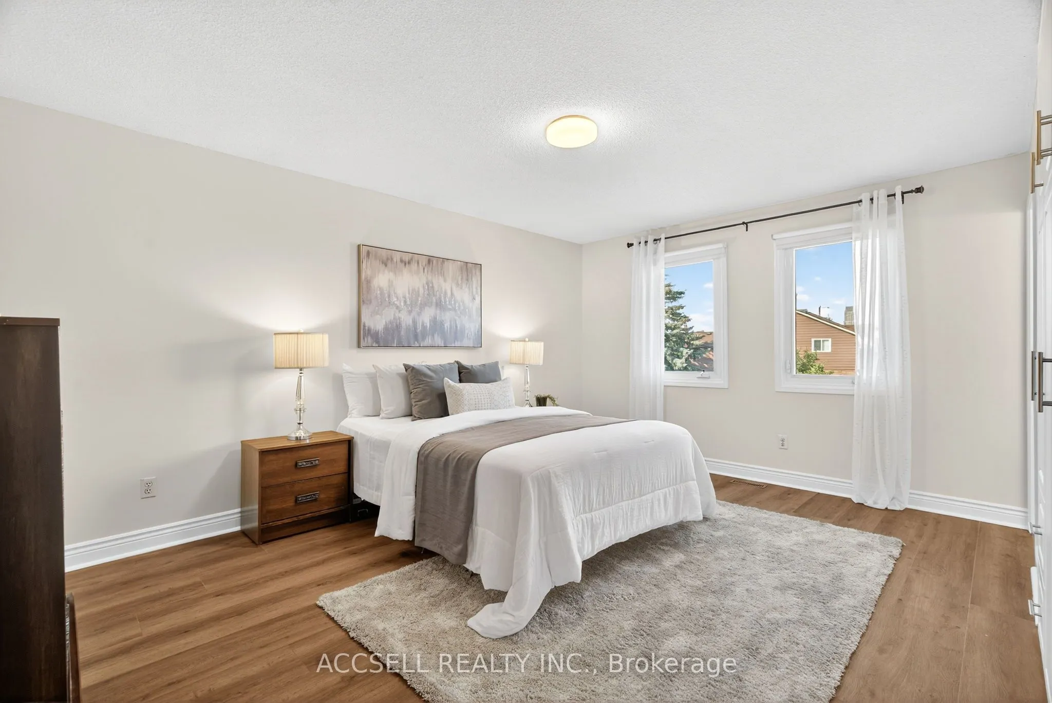 972 Queensbridge Drive
