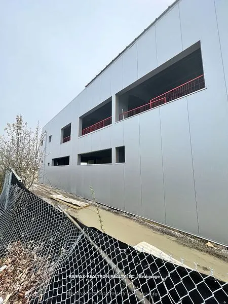 10 Vice Regent Boulevard