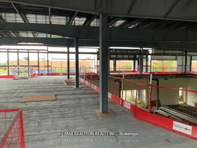 10 Vice Regent Boulevard