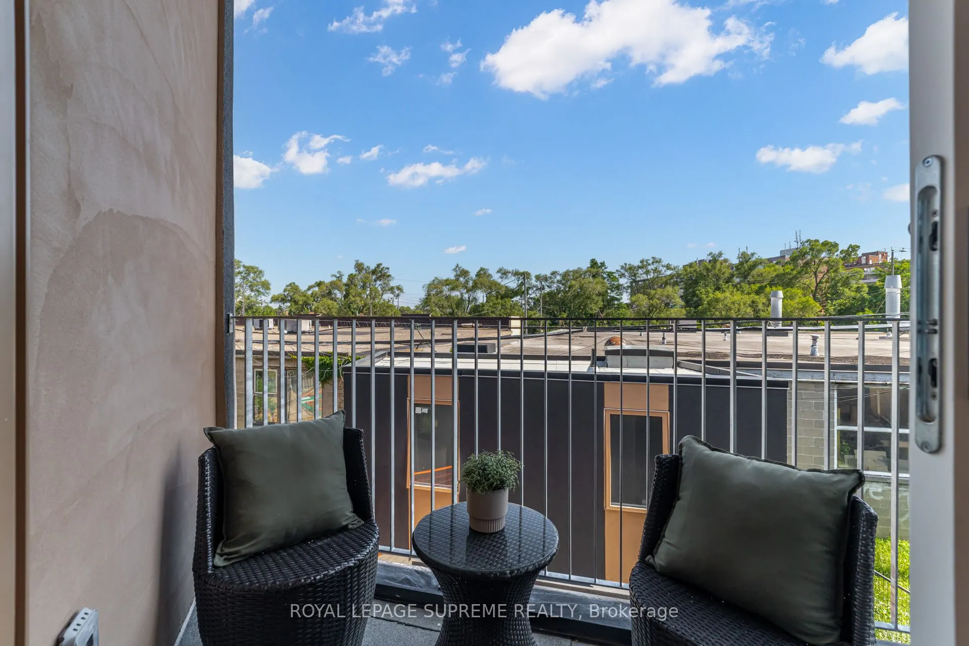 101 Bernice Crescent, #4