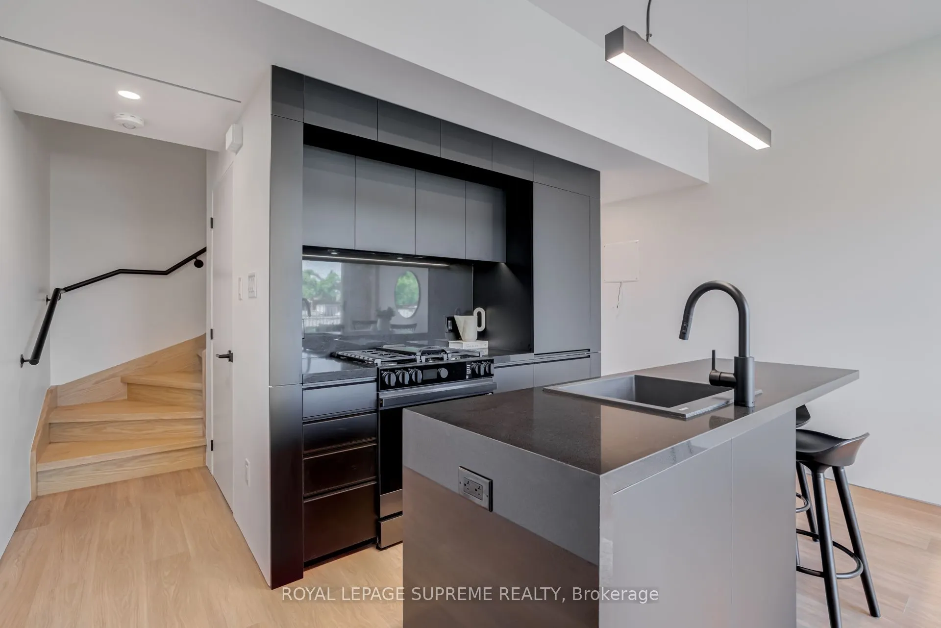 101 Bernice Crescent, #4