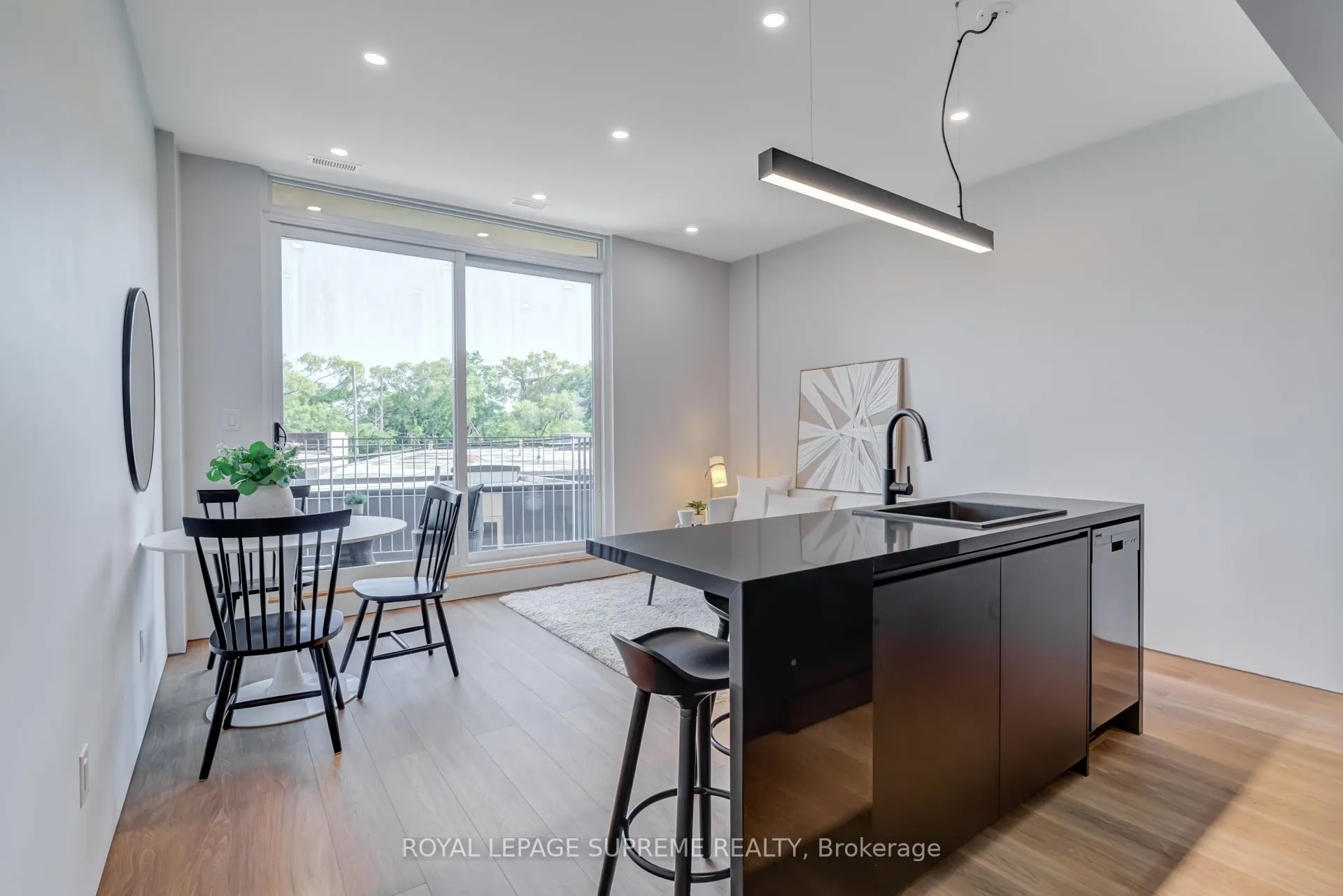 101 Bernice Crescent, #4