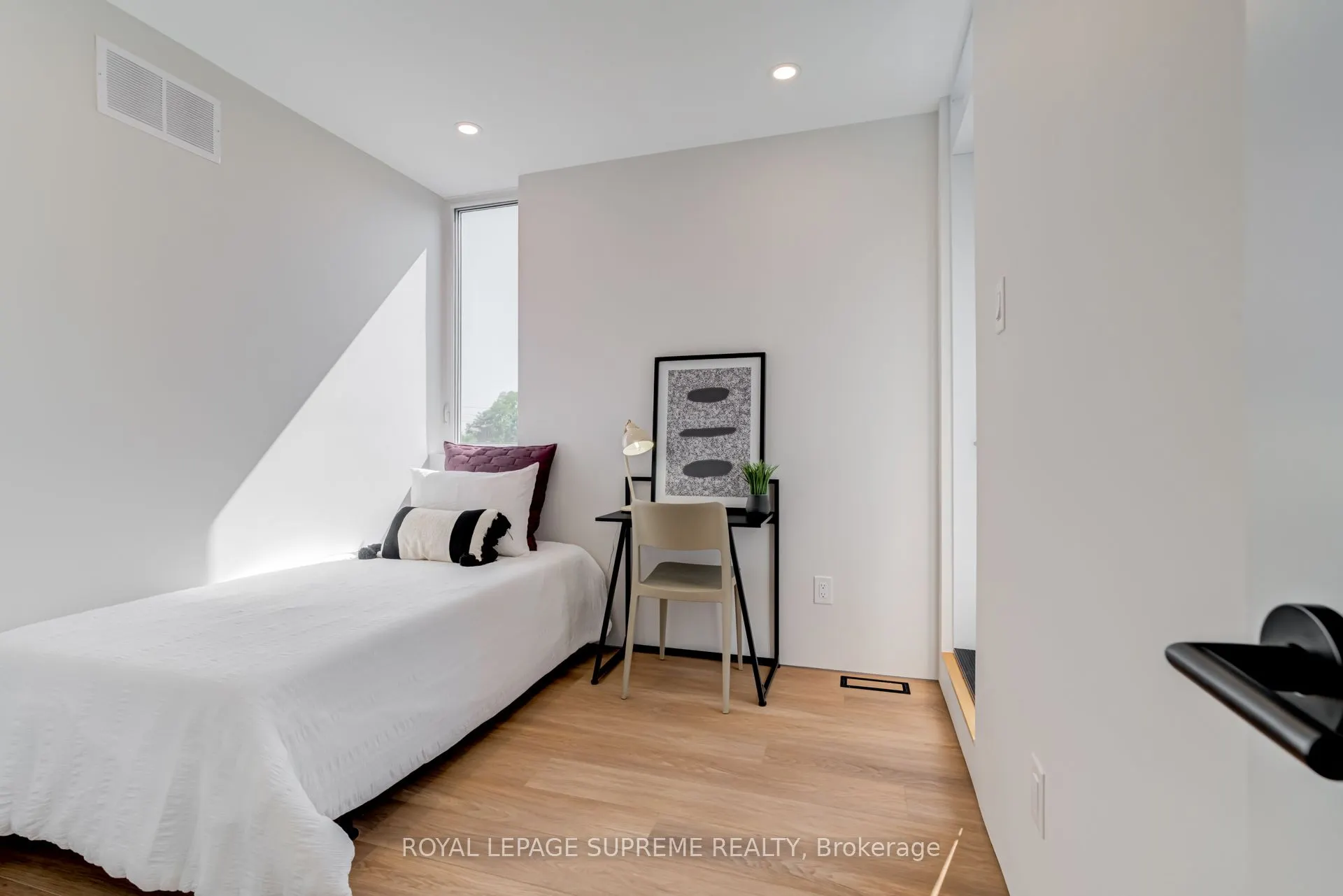 101 Bernice Crescent, #4