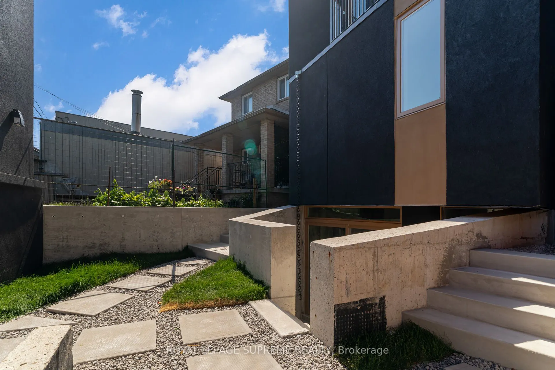 101 Bernice Crescent, #2