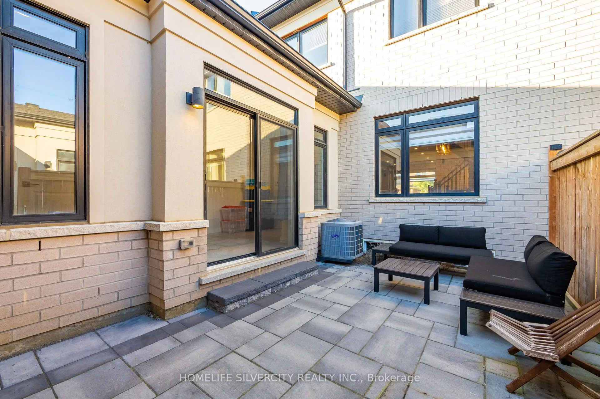 86 Pearman Crescent