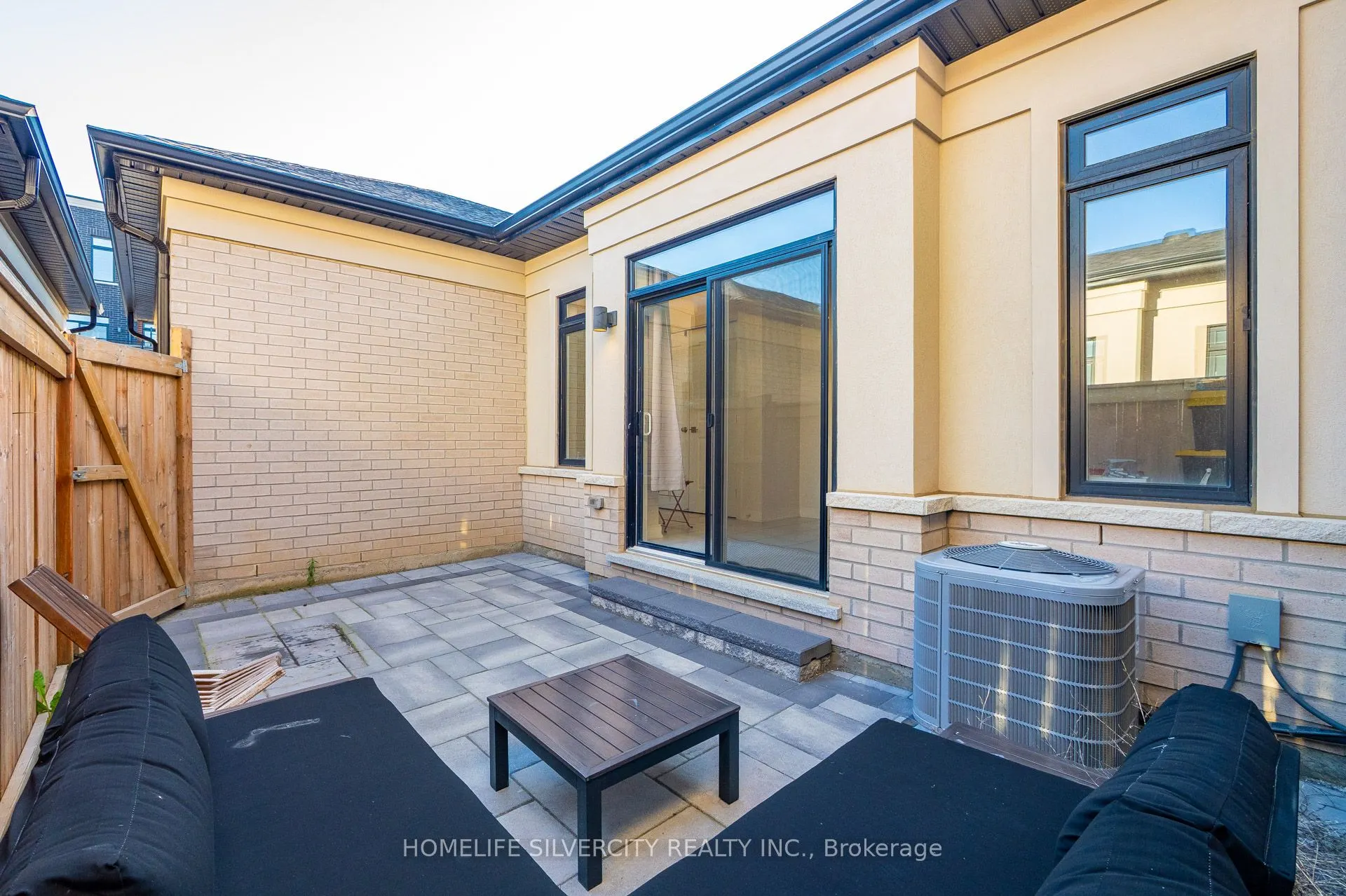 86 Pearman Crescent