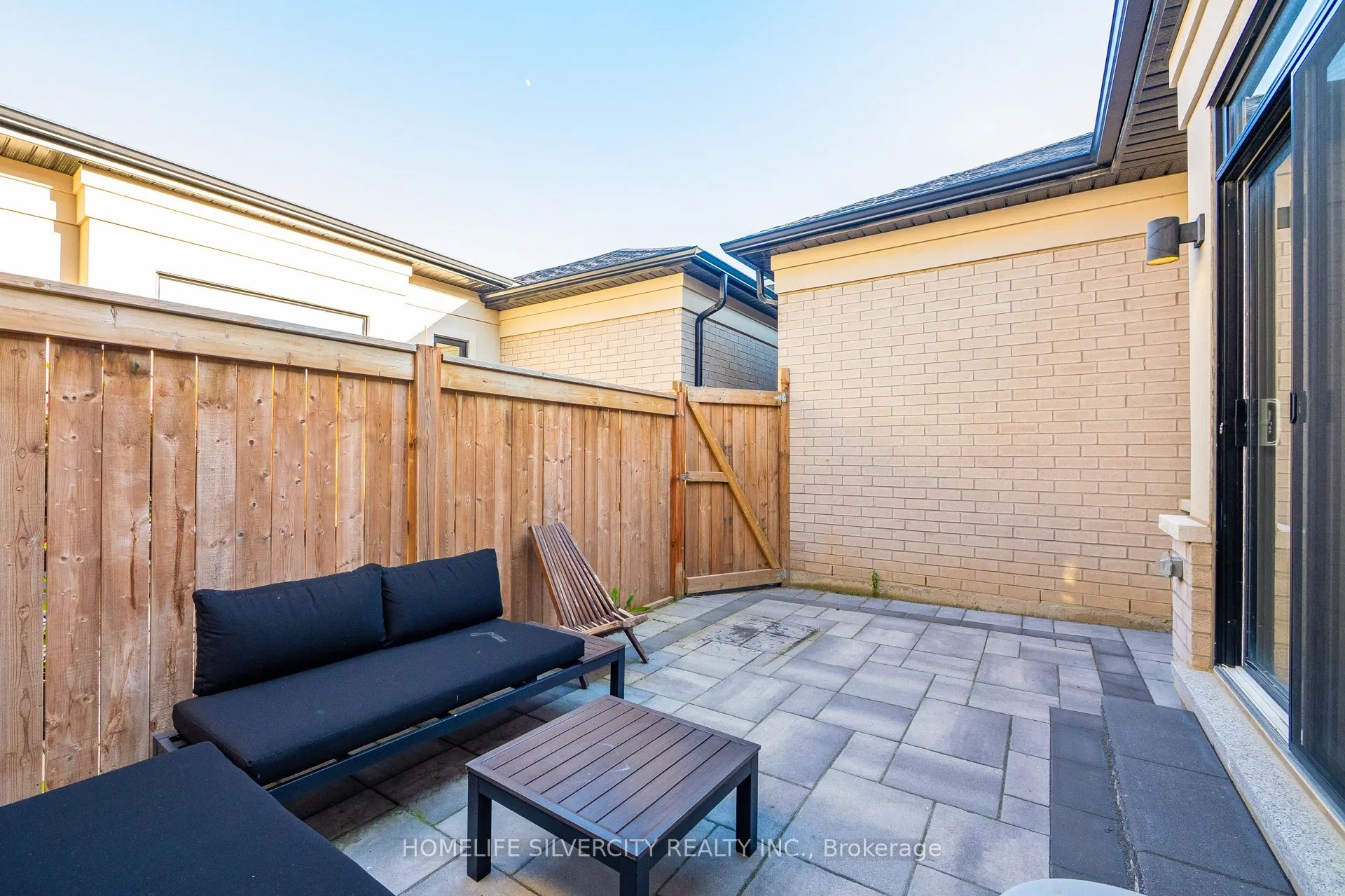 86 Pearman Crescent