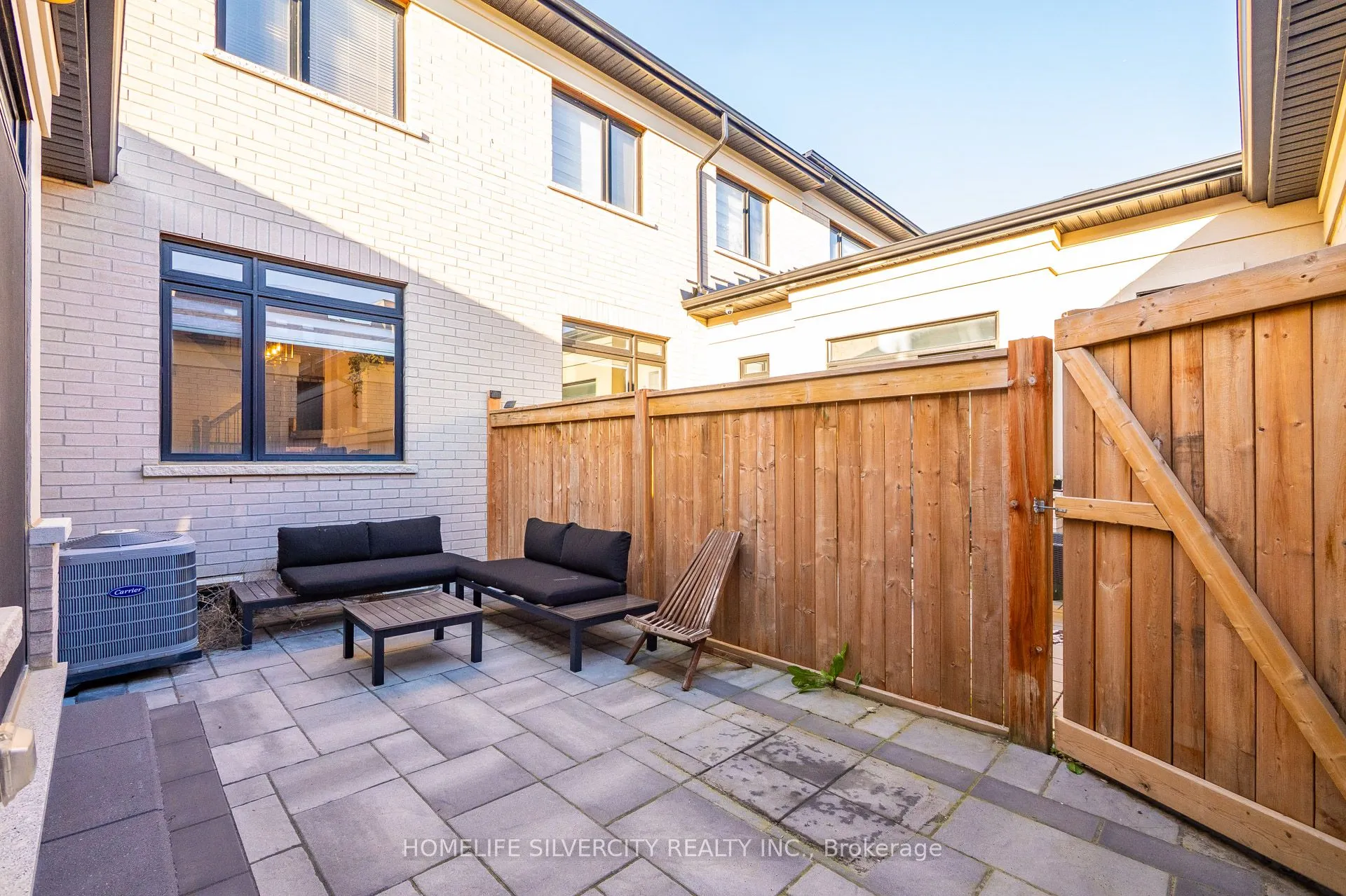 86 Pearman Crescent