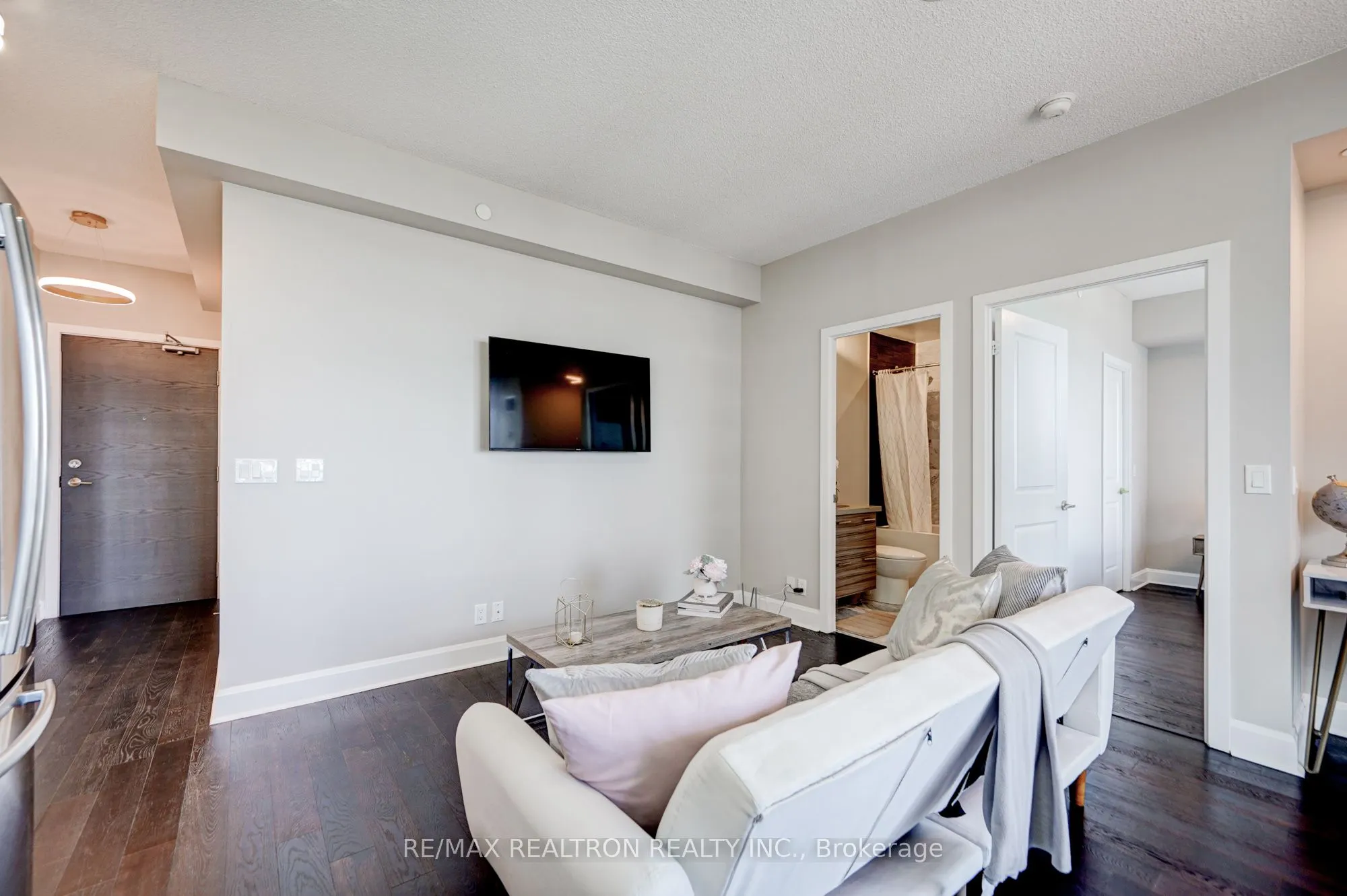 33 Shore Breeze Drive, #2501