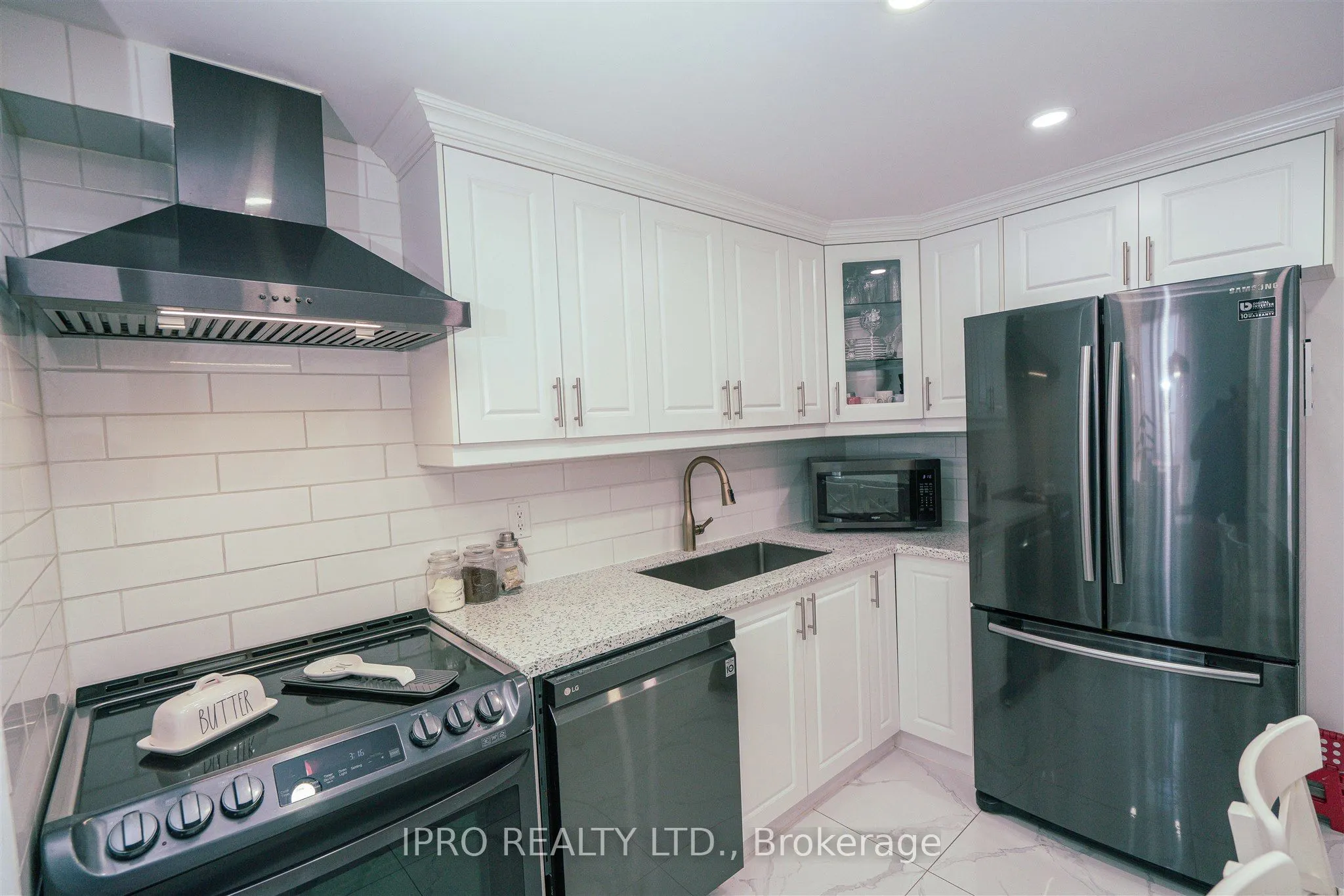 145 Hillcrest Avenue, #1907