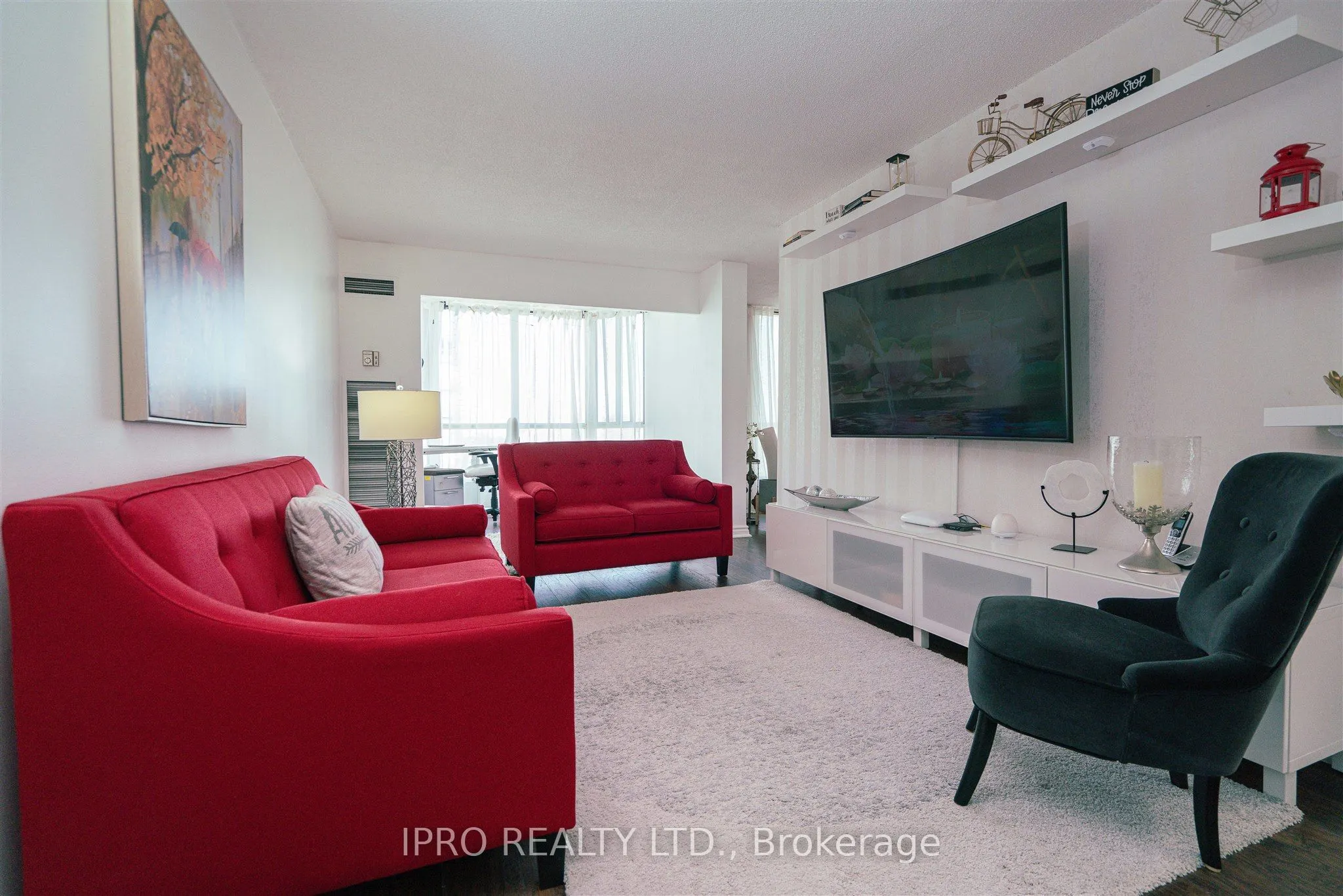 145 Hillcrest Avenue, #1907
