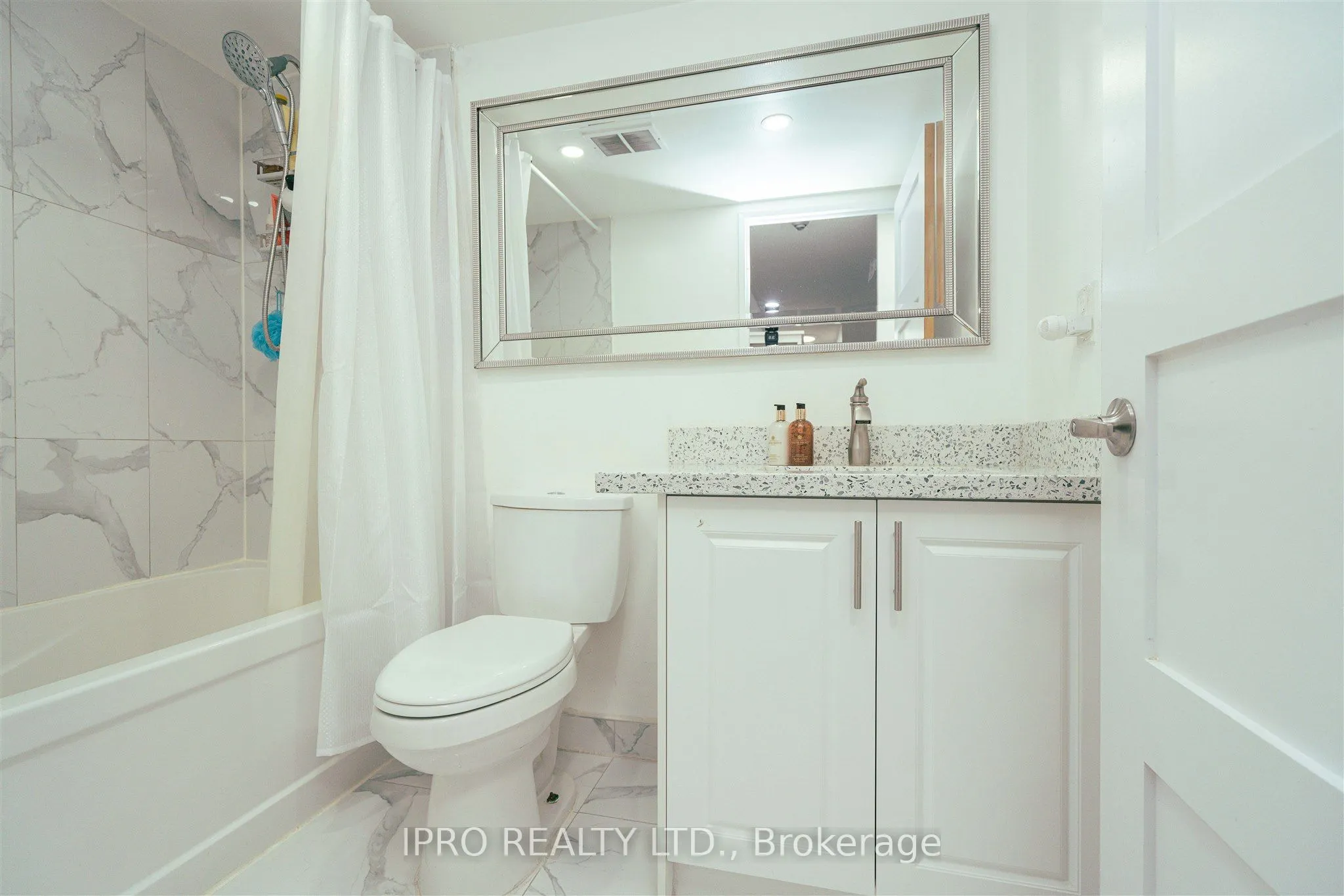 145 Hillcrest Avenue, #1907