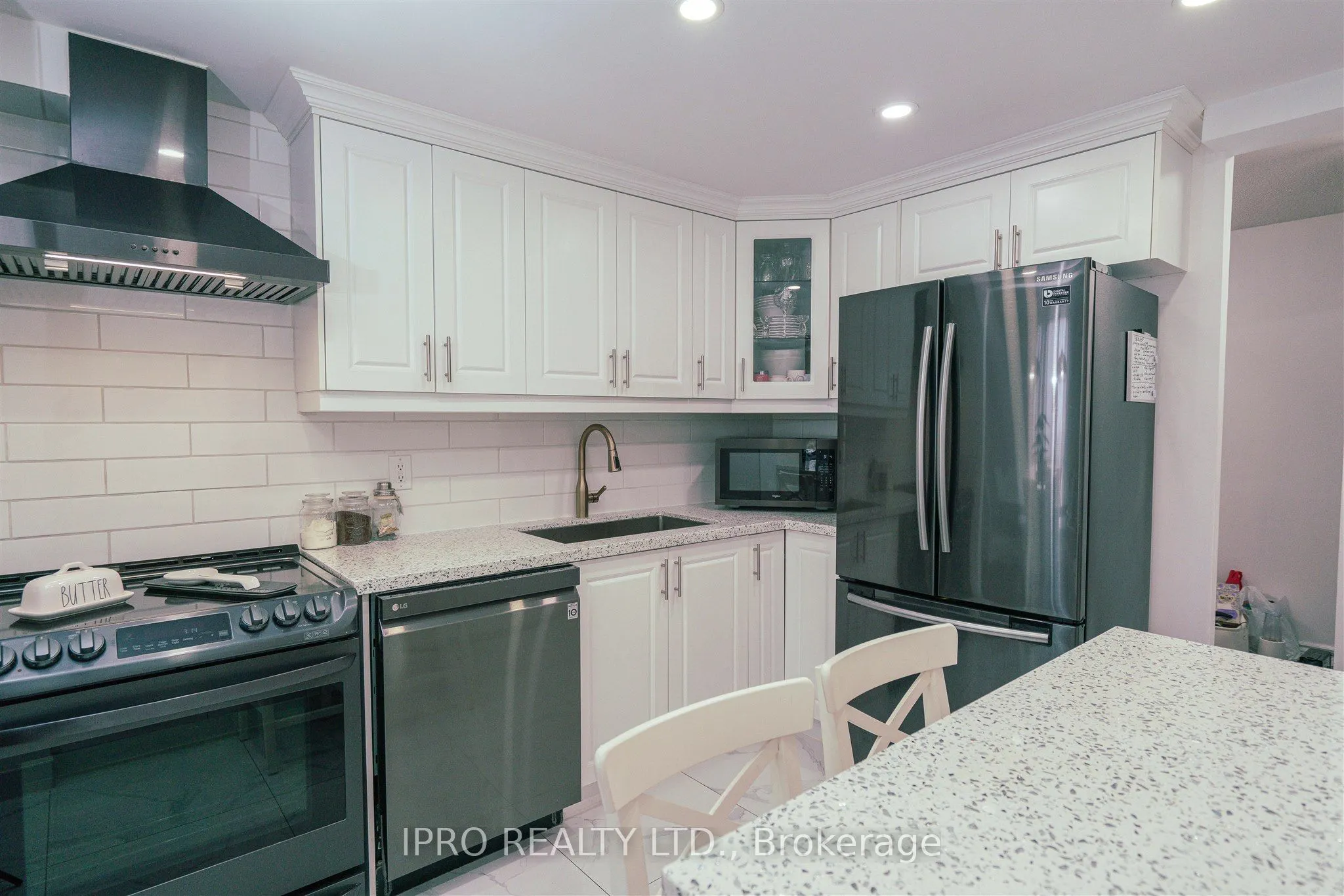 145 Hillcrest Avenue, #1907