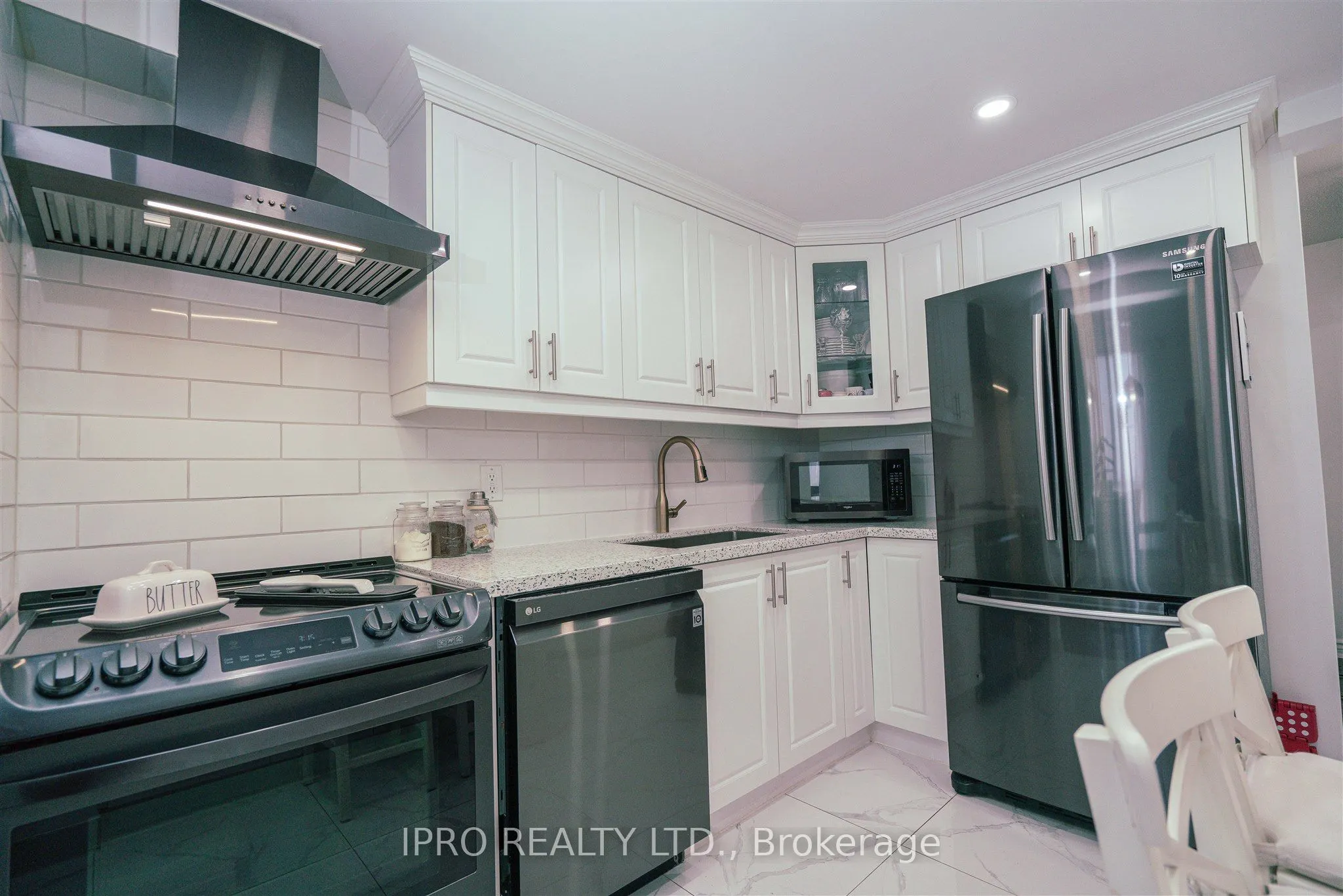 145 Hillcrest Avenue, #1907