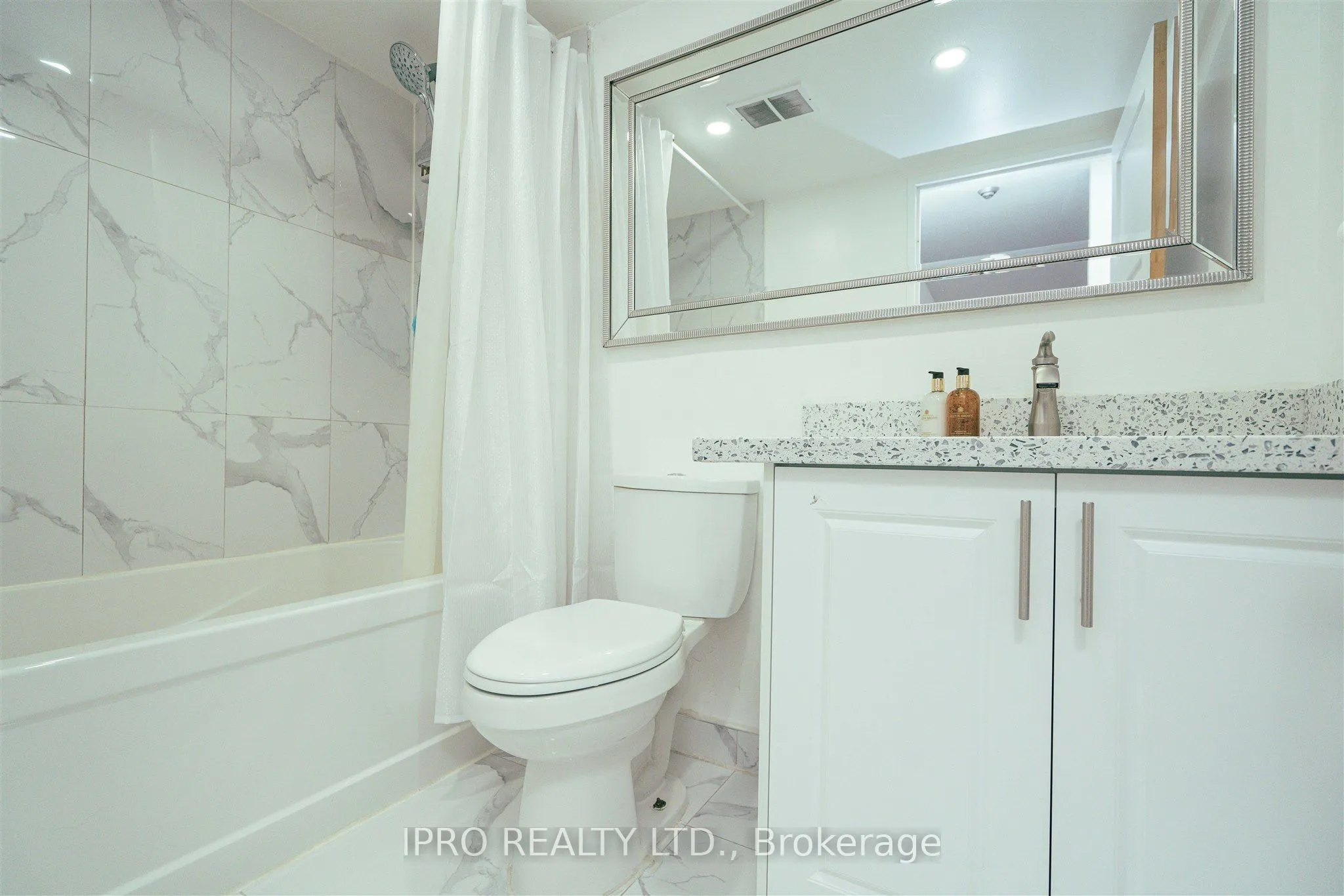 145 Hillcrest Avenue, #1907