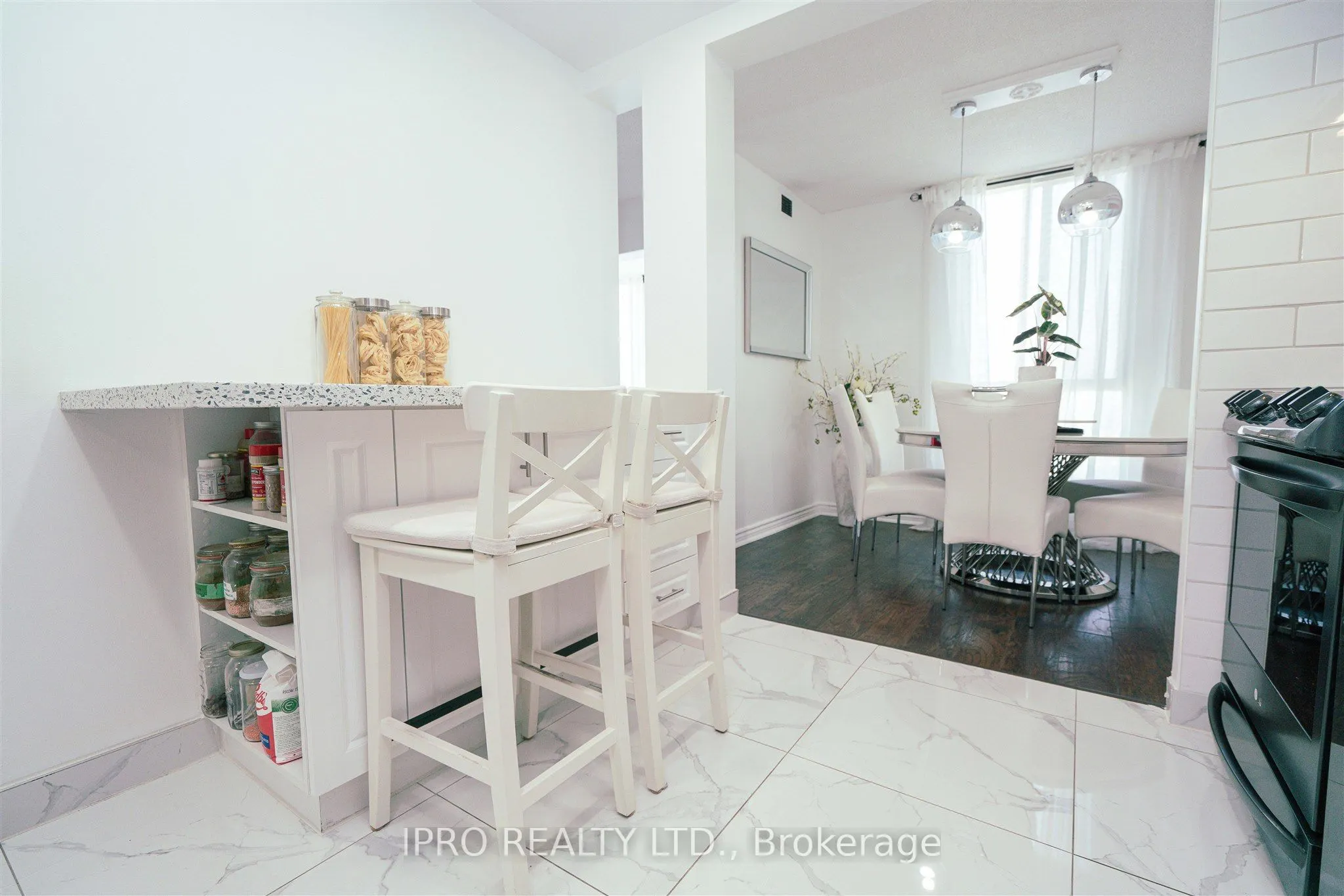 145 Hillcrest Avenue, #1907