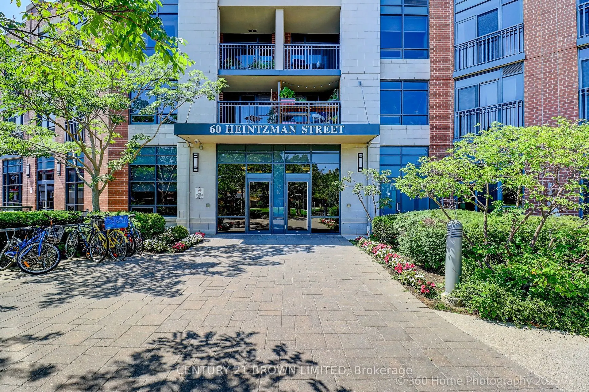 60 Heintzman Street, #112