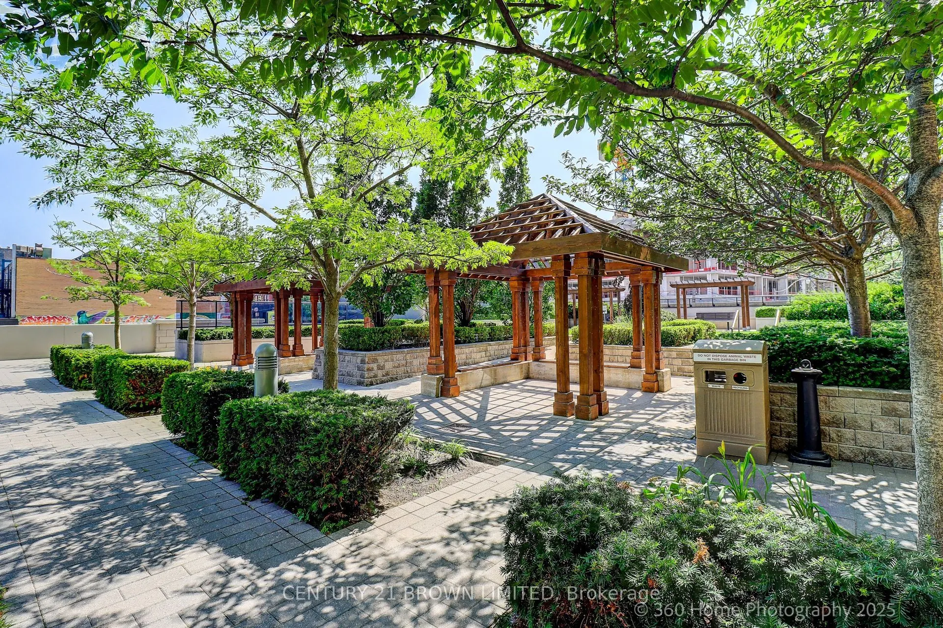 60 Heintzman Street, #112