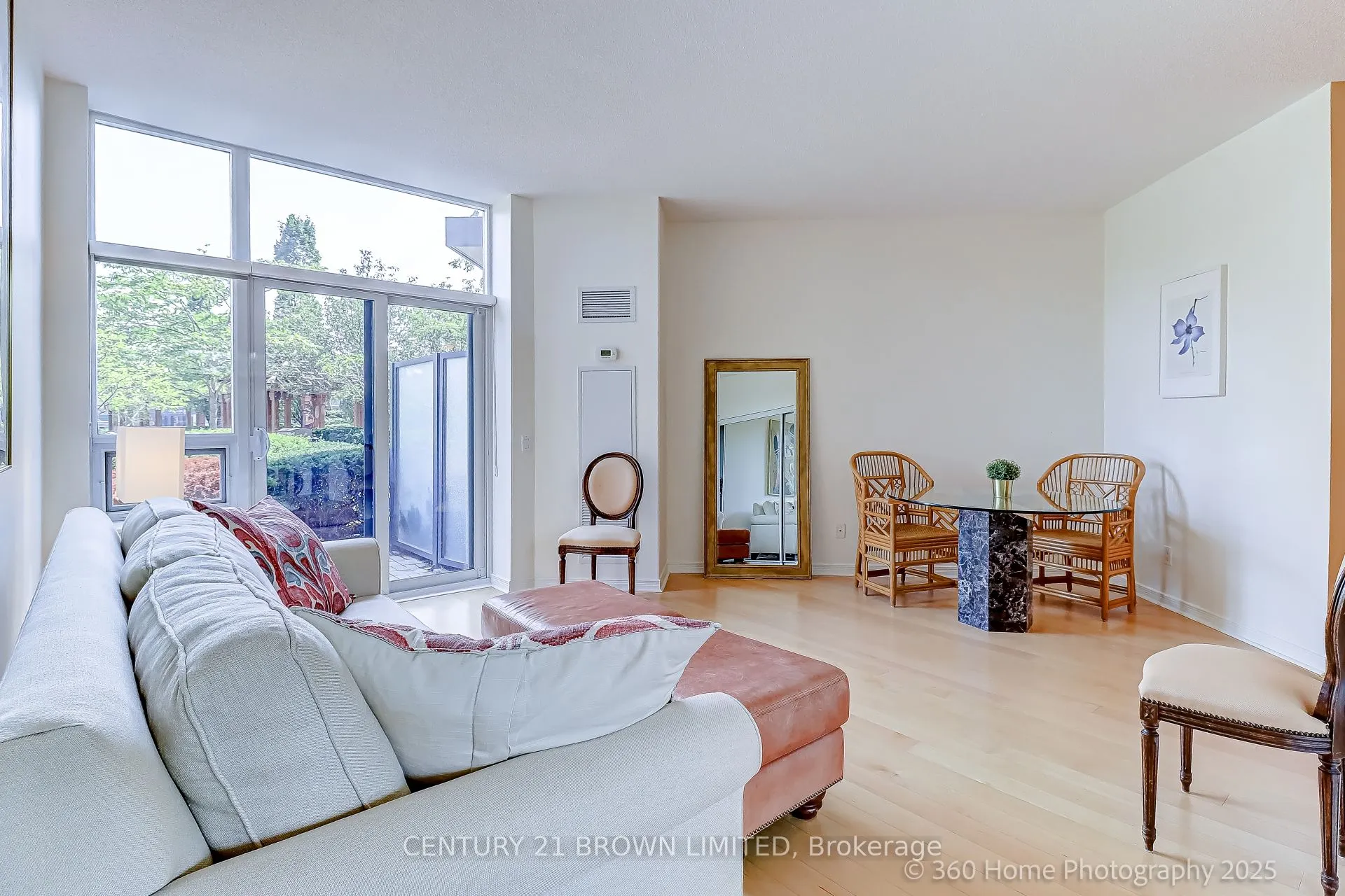 60 Heintzman Street, #112