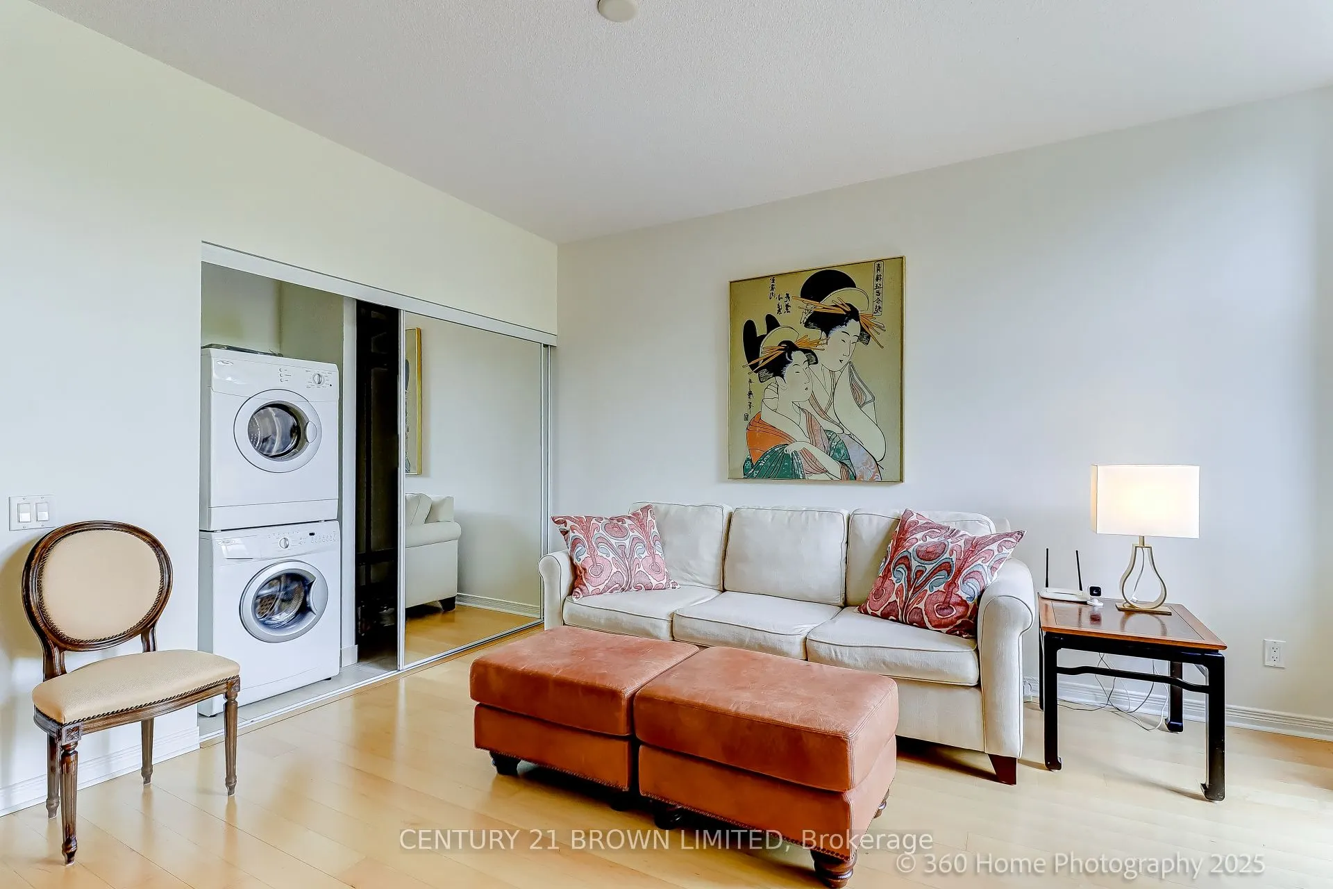 60 Heintzman Street, #112