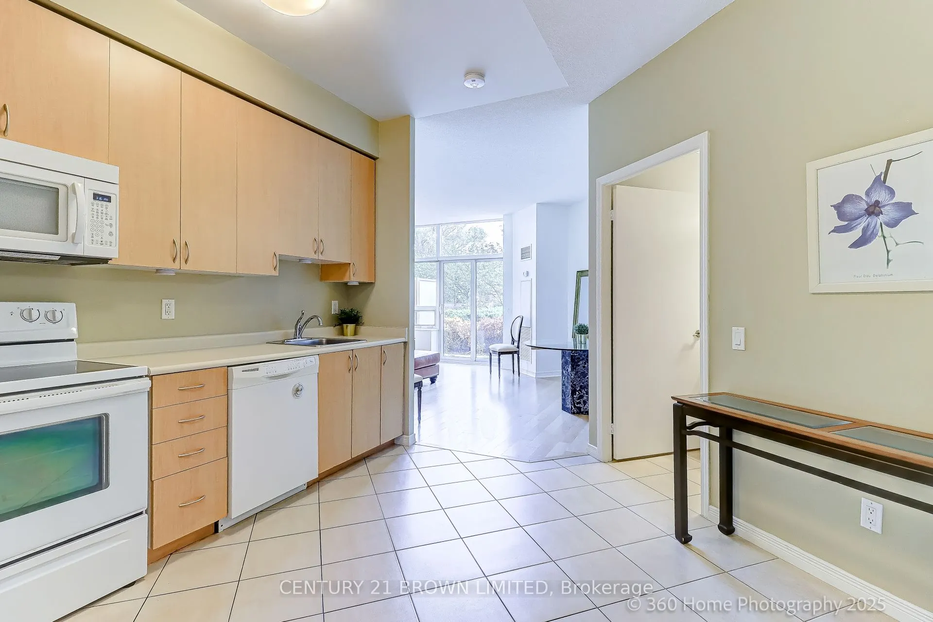 60 Heintzman Street, #112