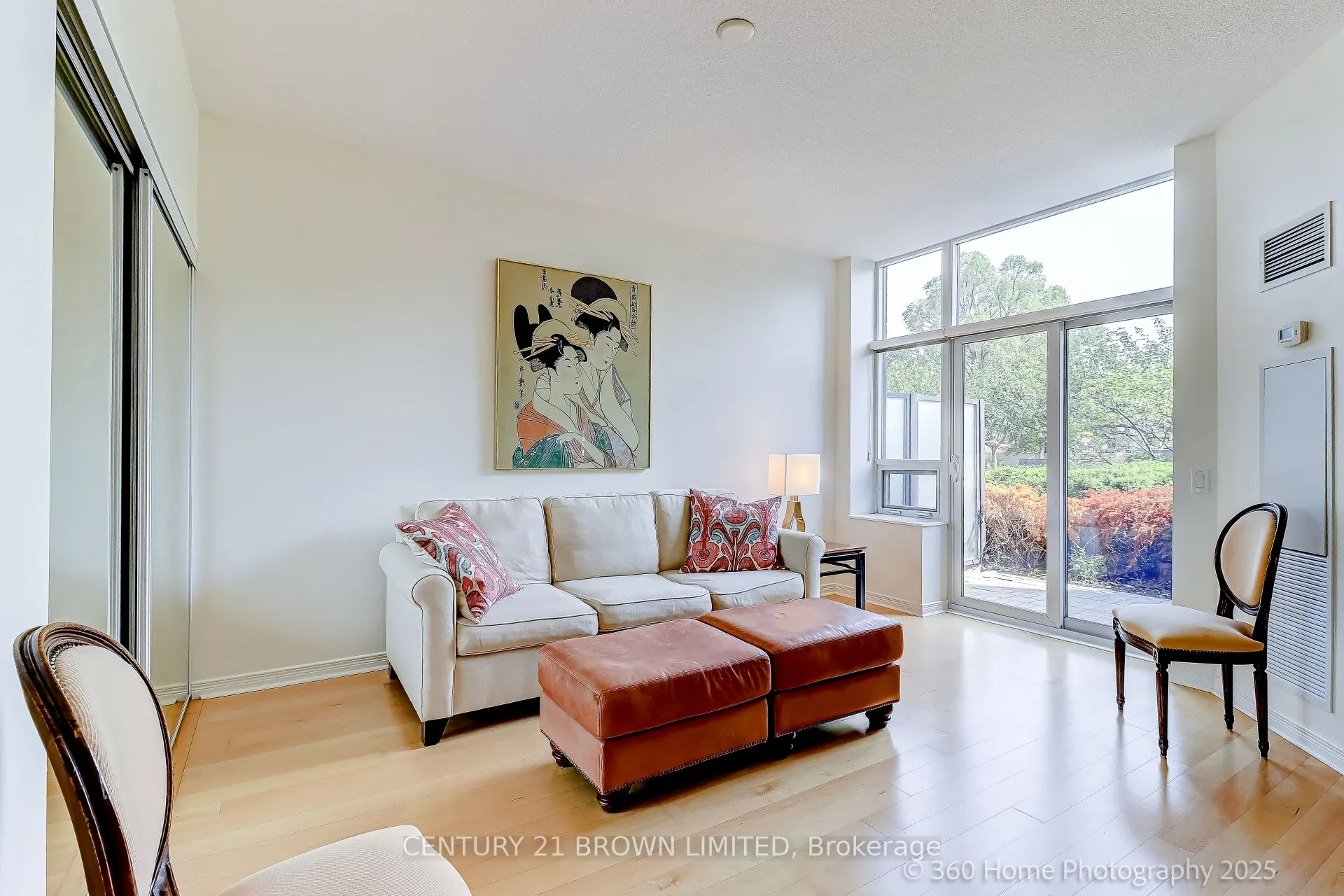 60 Heintzman Street, #112