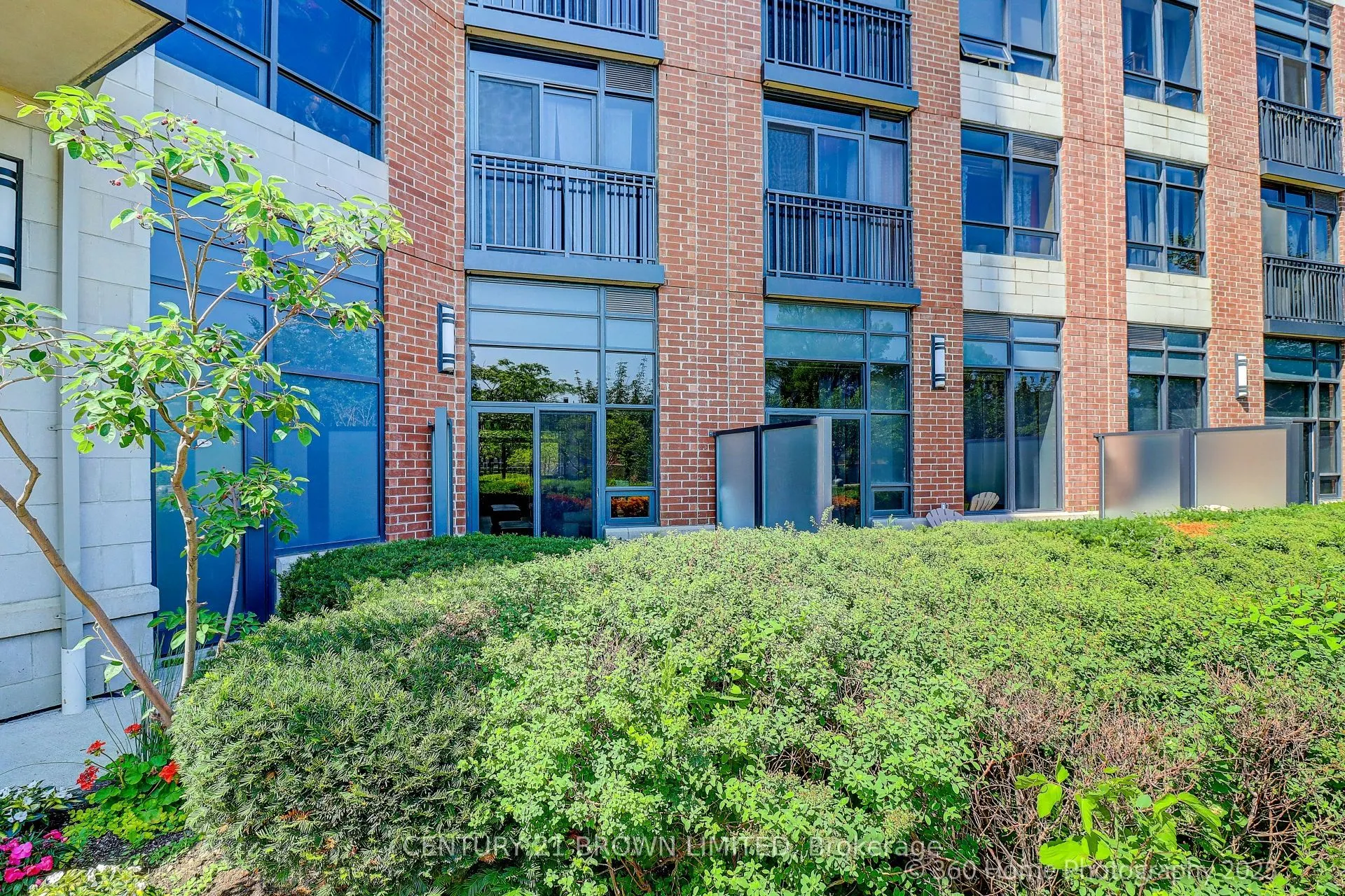 60 Heintzman Street, #112