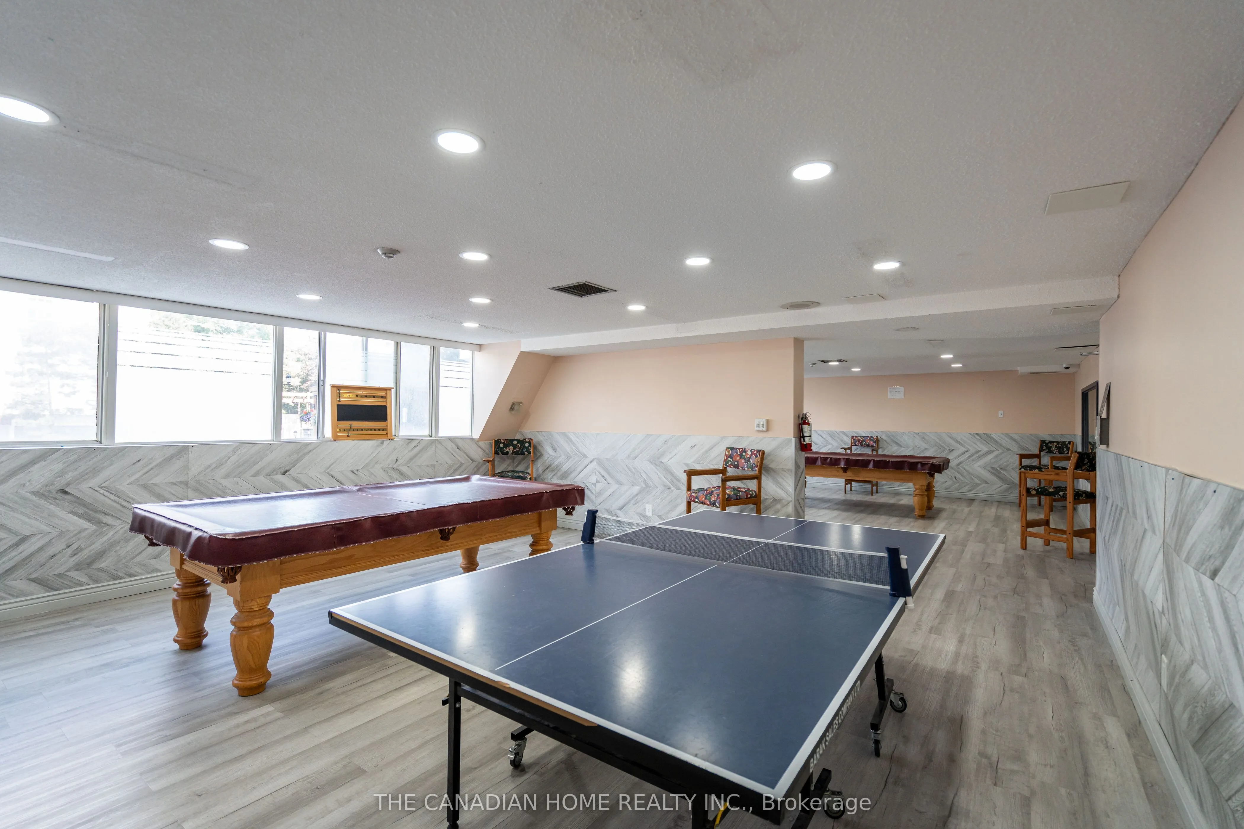 3695 Kaneff Crescent, #607
