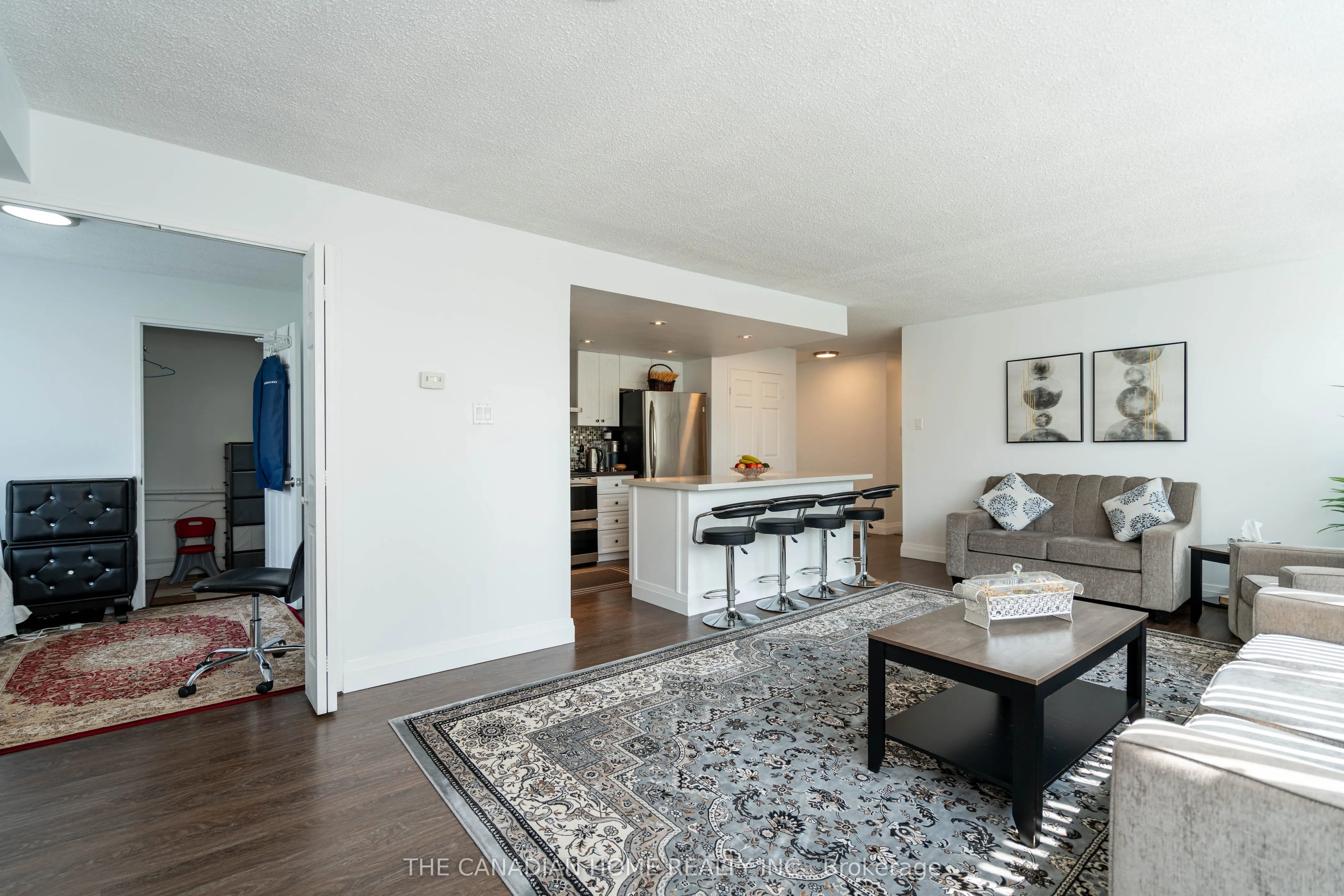 3695 Kaneff Crescent, #607